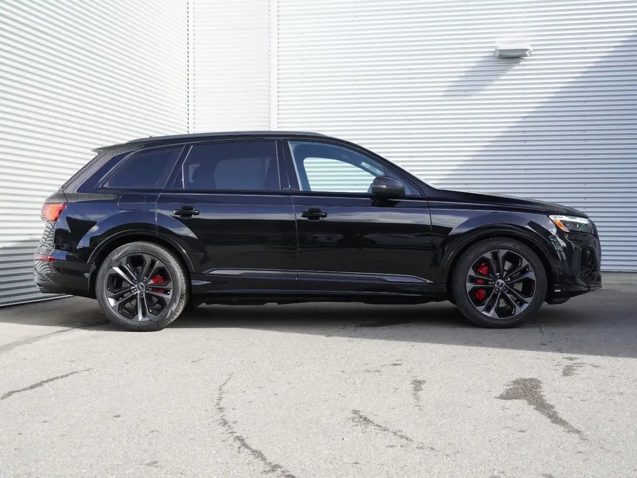 Audi SQ7 снимка Audi SQ7