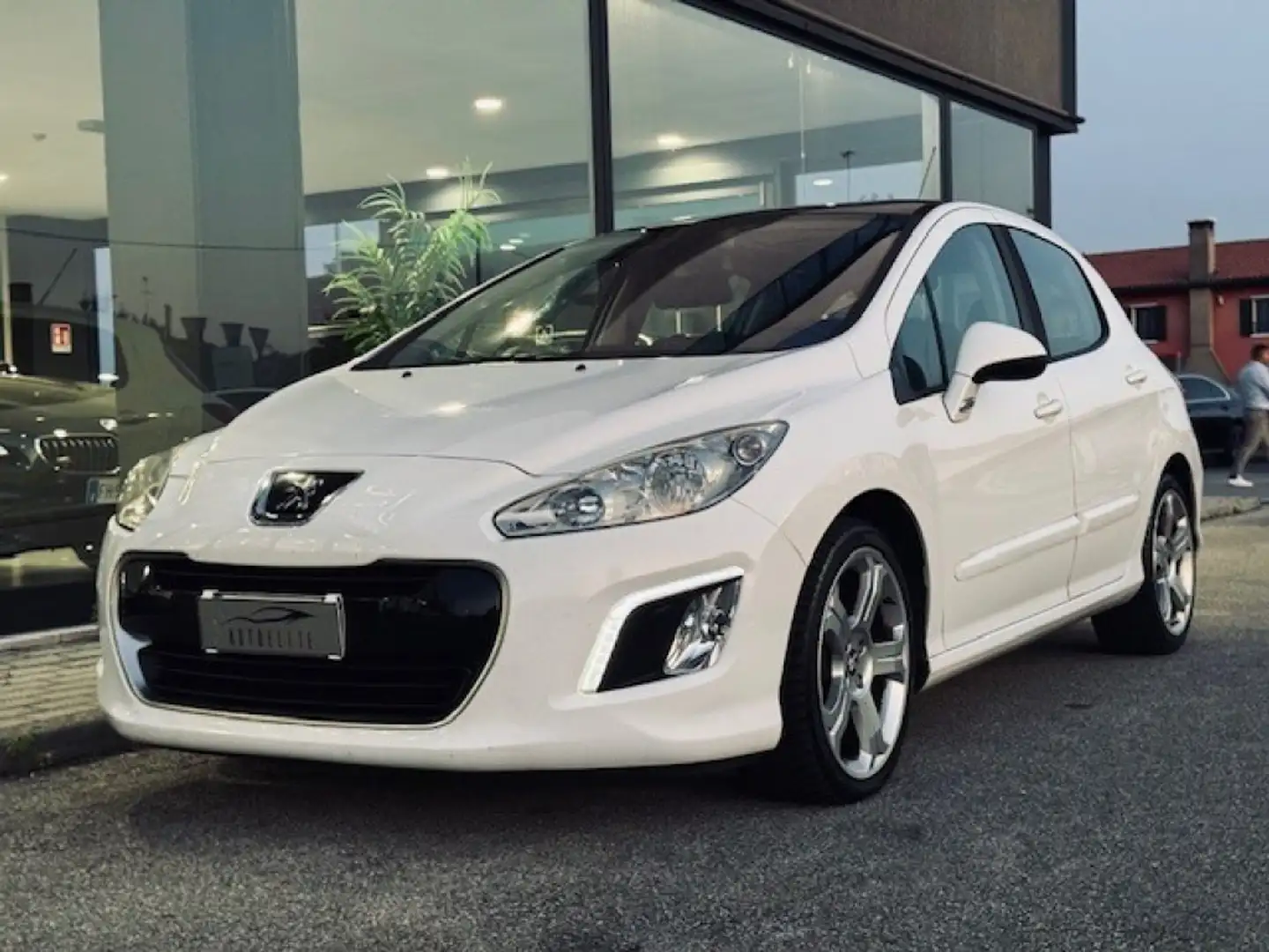 Peugeot 308 1.6 8V e-HDi 112CV Stop&Start 5p. Allure Bianco - 1