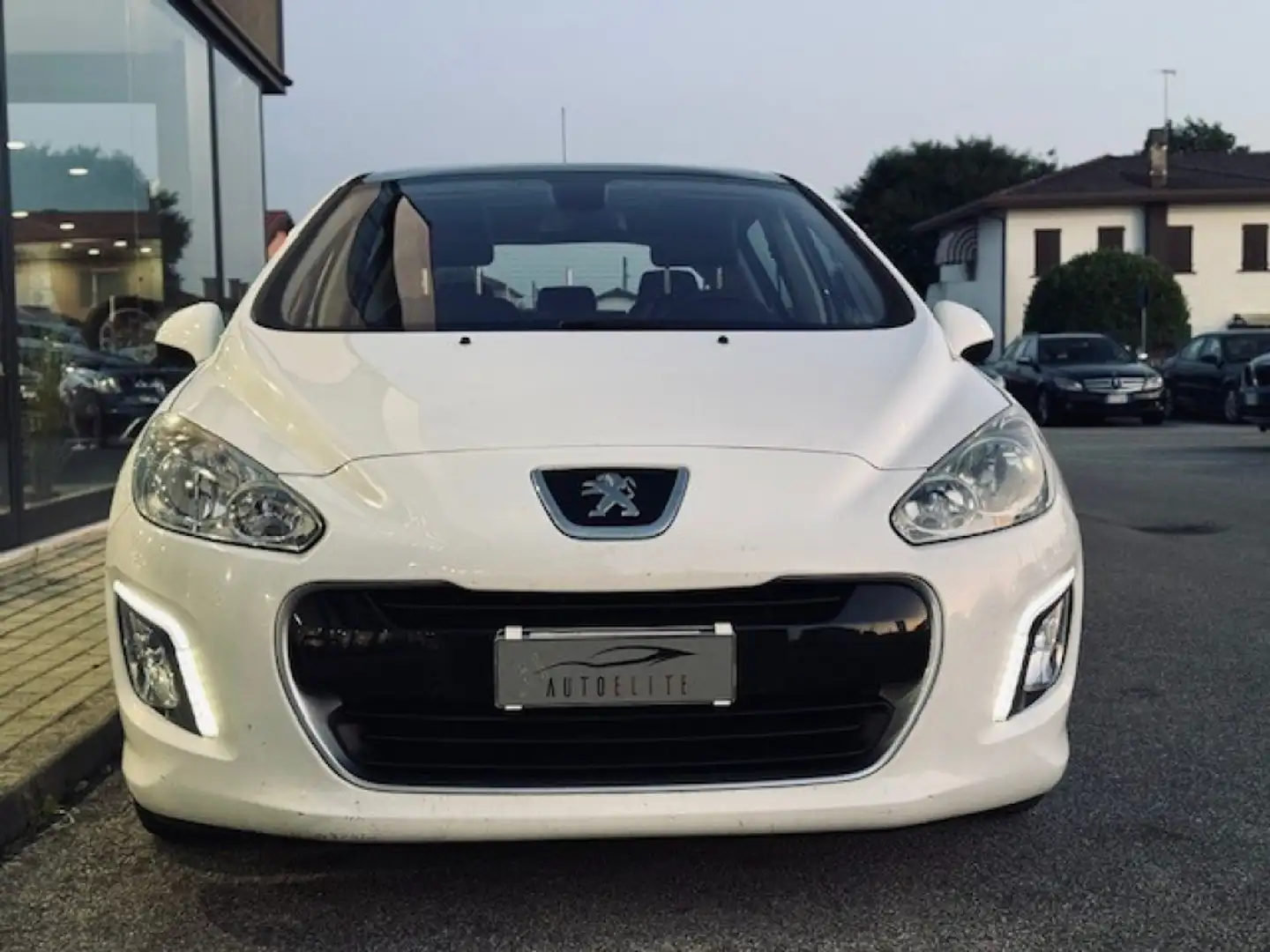 Peugeot 308 1.6 8V e-HDi 112CV Stop&Start 5p. Allure Bianco - 2