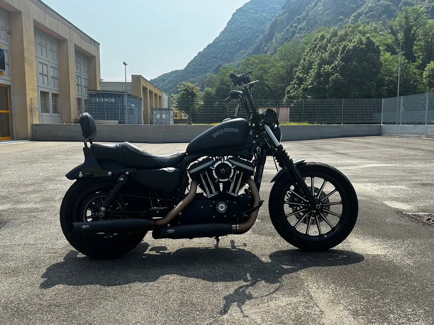 Harley-Davidson Sportster XL 883 Iron Black - 1