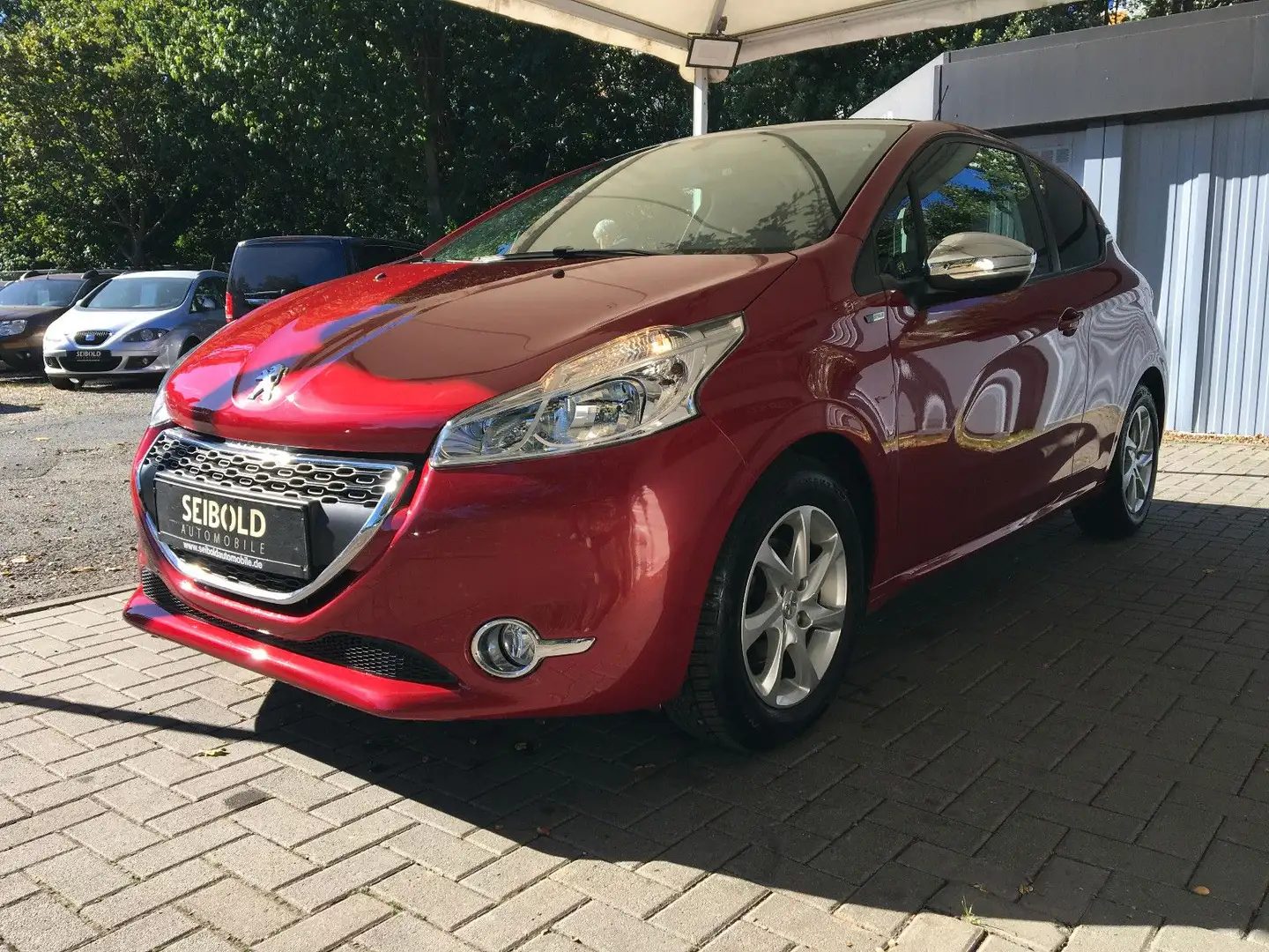 Peugeot 208 Style 1.2 PureTech/1.Hd/60TKM/Klima/Pano/PDC Rouge - 1