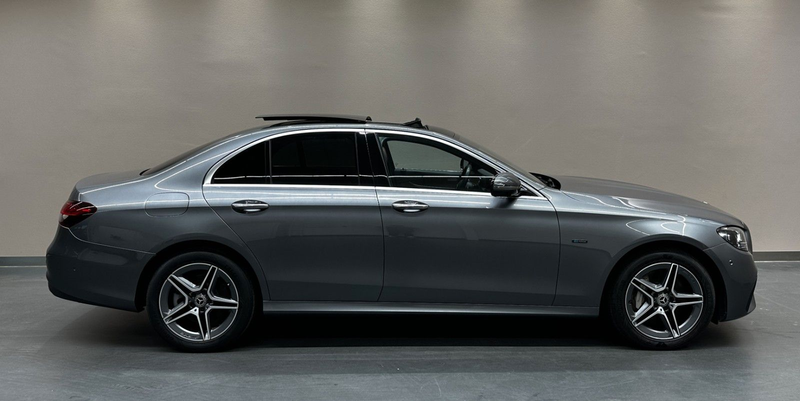 Mercedes-Benz E 300 E300 de AMG Line *1.HAND*BURMESTER*PANO*360°* — photo 6