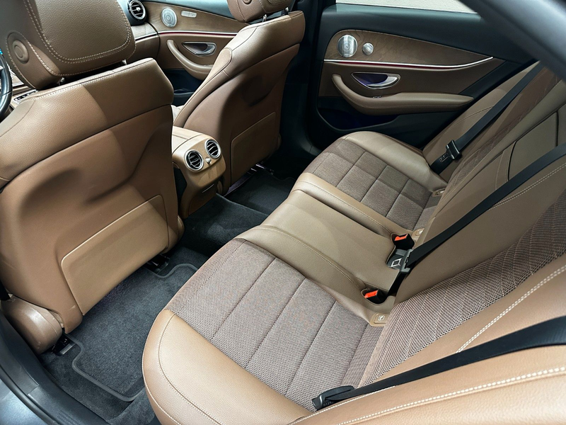 Mercedes-Benz E 300 E300 de AMG Line *1.HAND*BURMESTER*PANO*360°* — photo 12