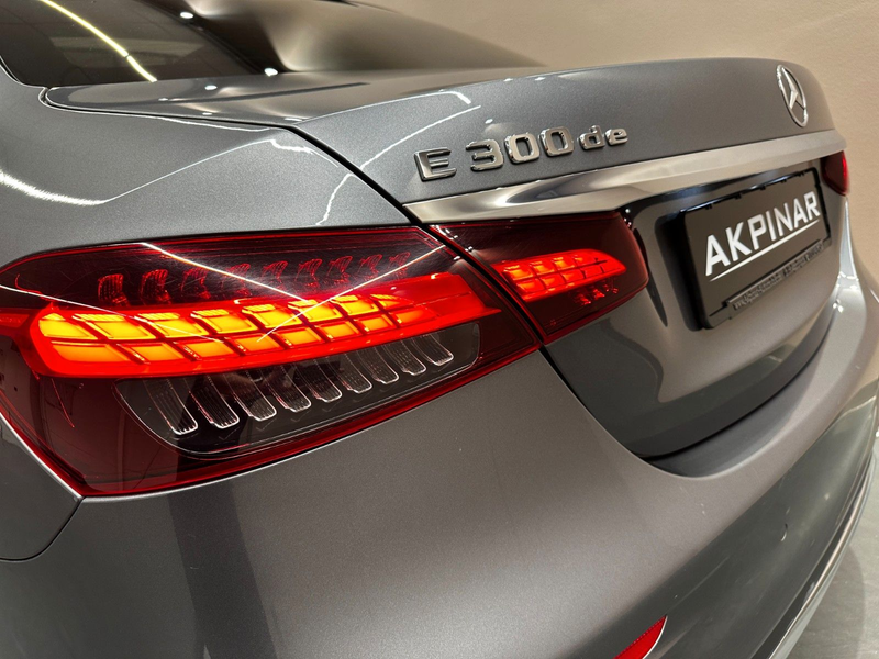 Mercedes-Benz E 300 E300 de AMG Line *1.HAND*BURMESTER*PANO*360°* — photo 4