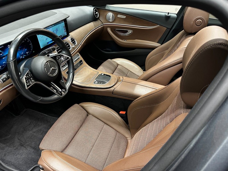 Mercedes-Benz E 300 E300 de AMG Line *1.HAND*BURMESTER*PANO*360°* — photo 8