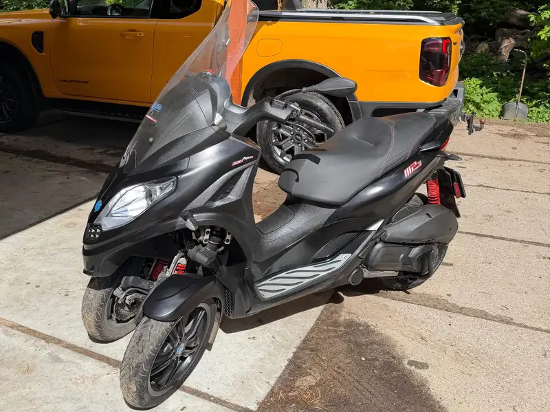 Piaggio MP3 300 - foto 6