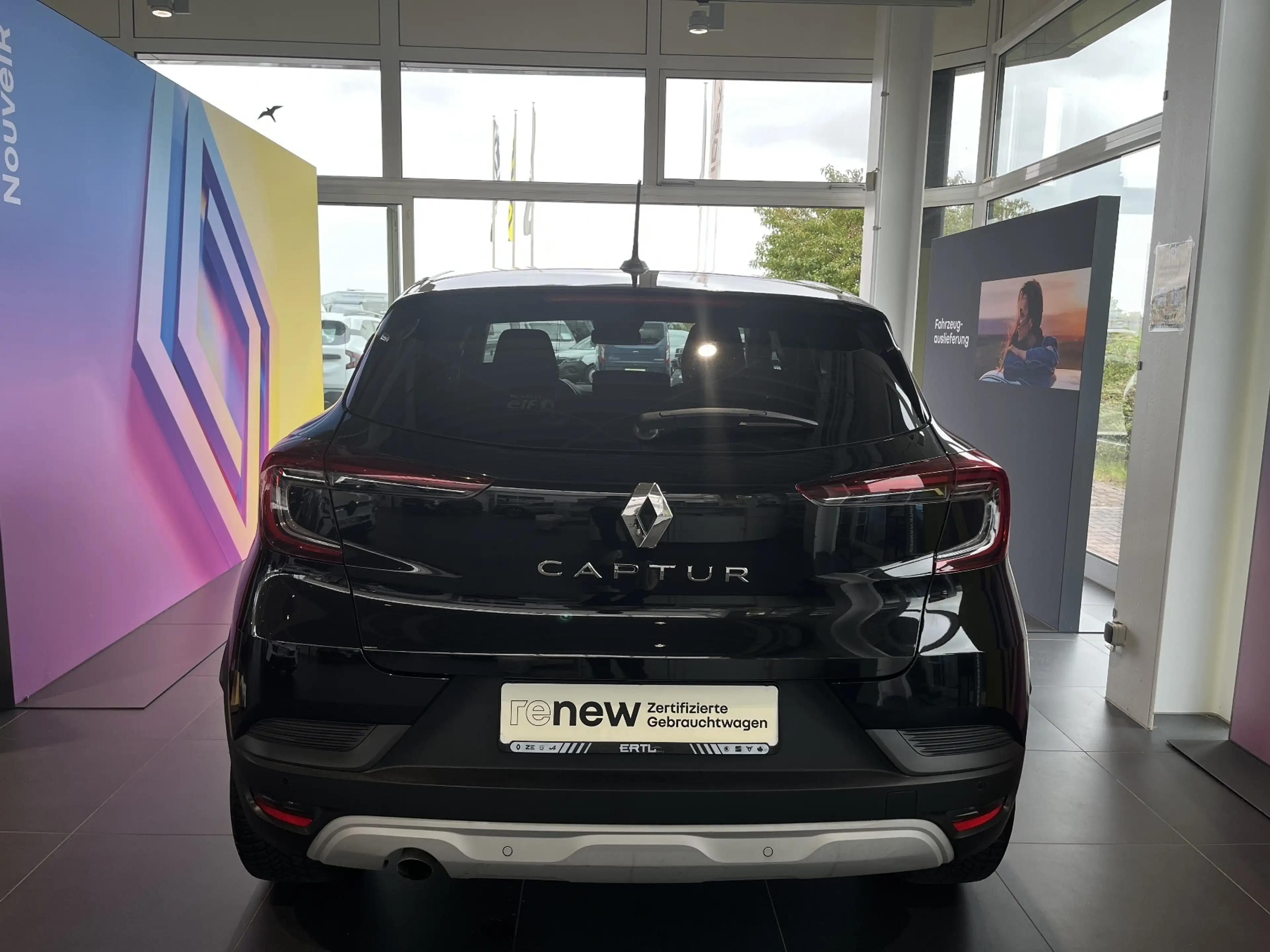 Renault Captur EXPERIENCE TCe 130 — photo 11