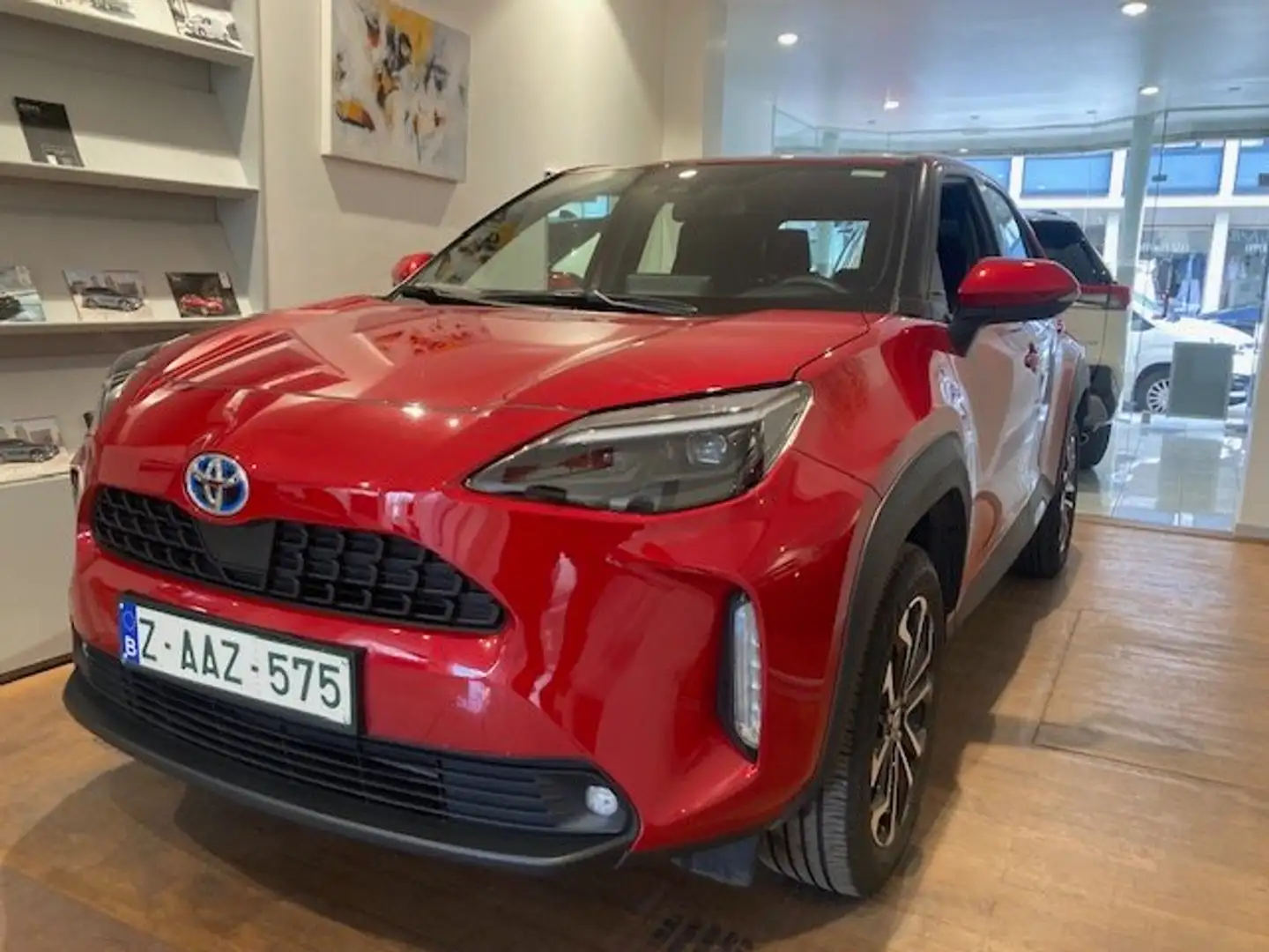 Toyota Yaris Cross 1.5i VVT-i Hybrid Dynamic Plus E-CVT Red - 1