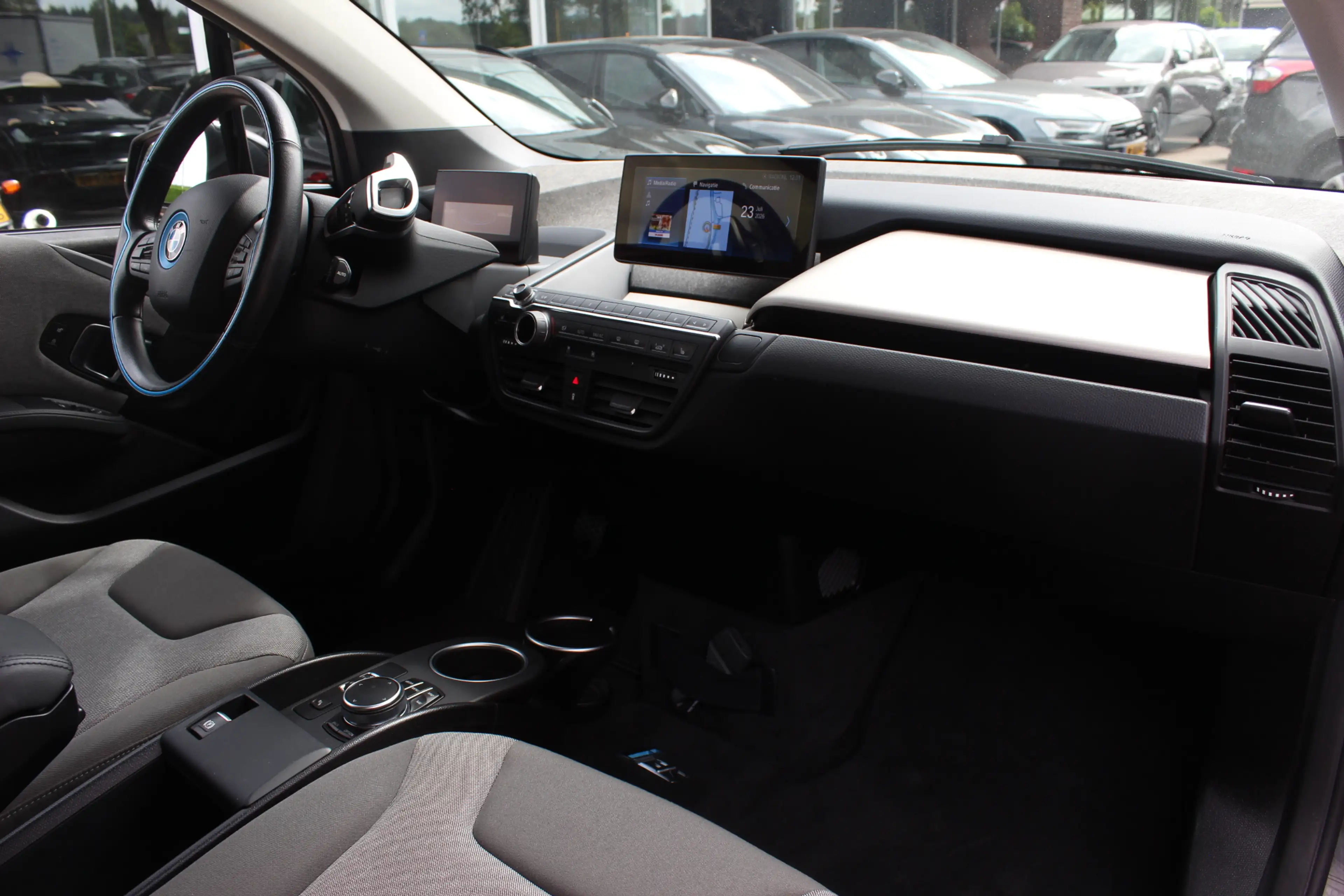 BMW i3 S Executive Edition 120Ah 42 kWh / SoH 89,4% / Cam — photo 13