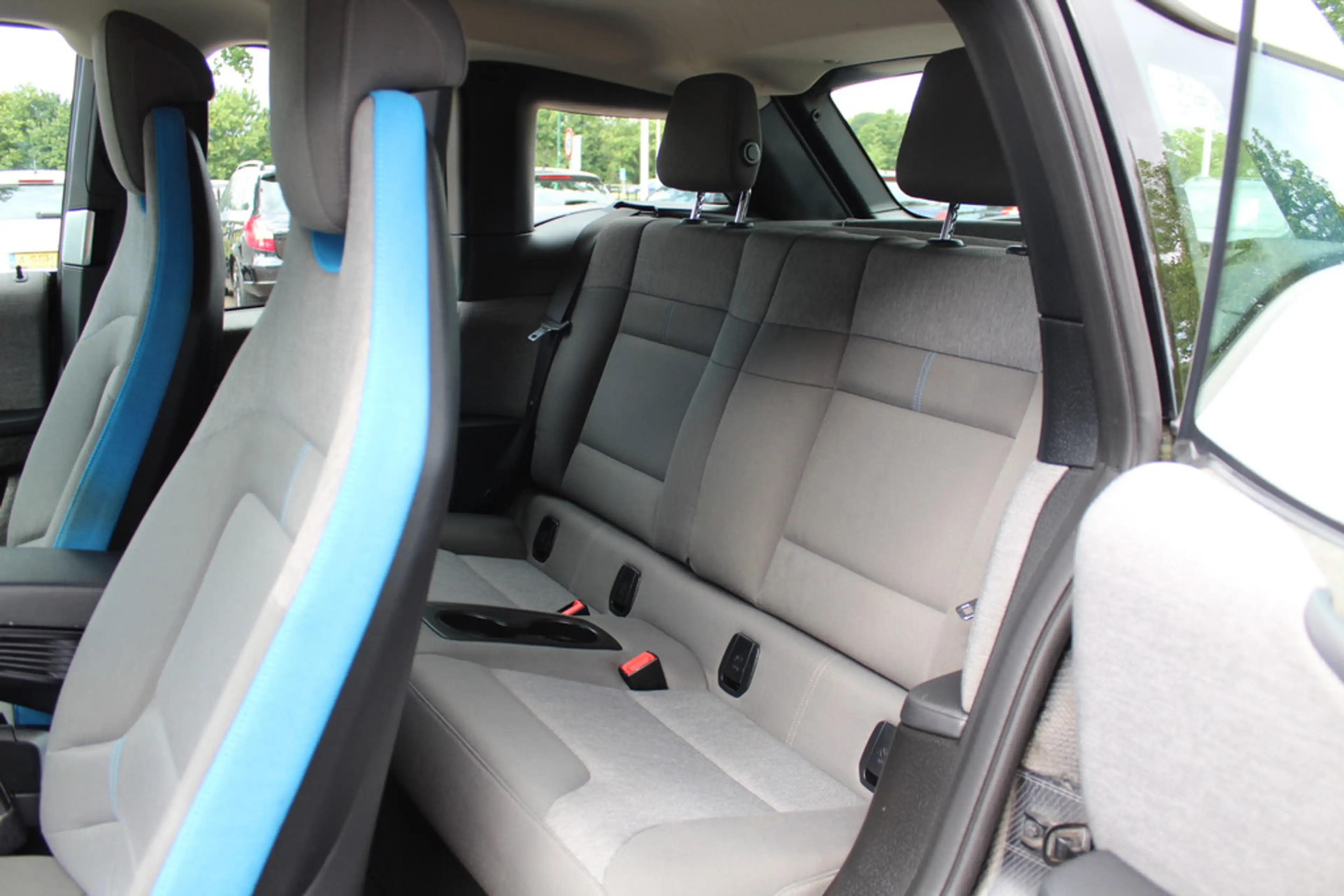 BMW i3 S Executive Edition 120Ah 42 kWh / SoH 89,4% / Cam — photo 11