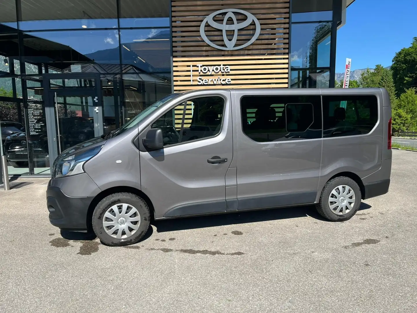 Renault Trafic Passenger Expression dCi 120 Grau - 1