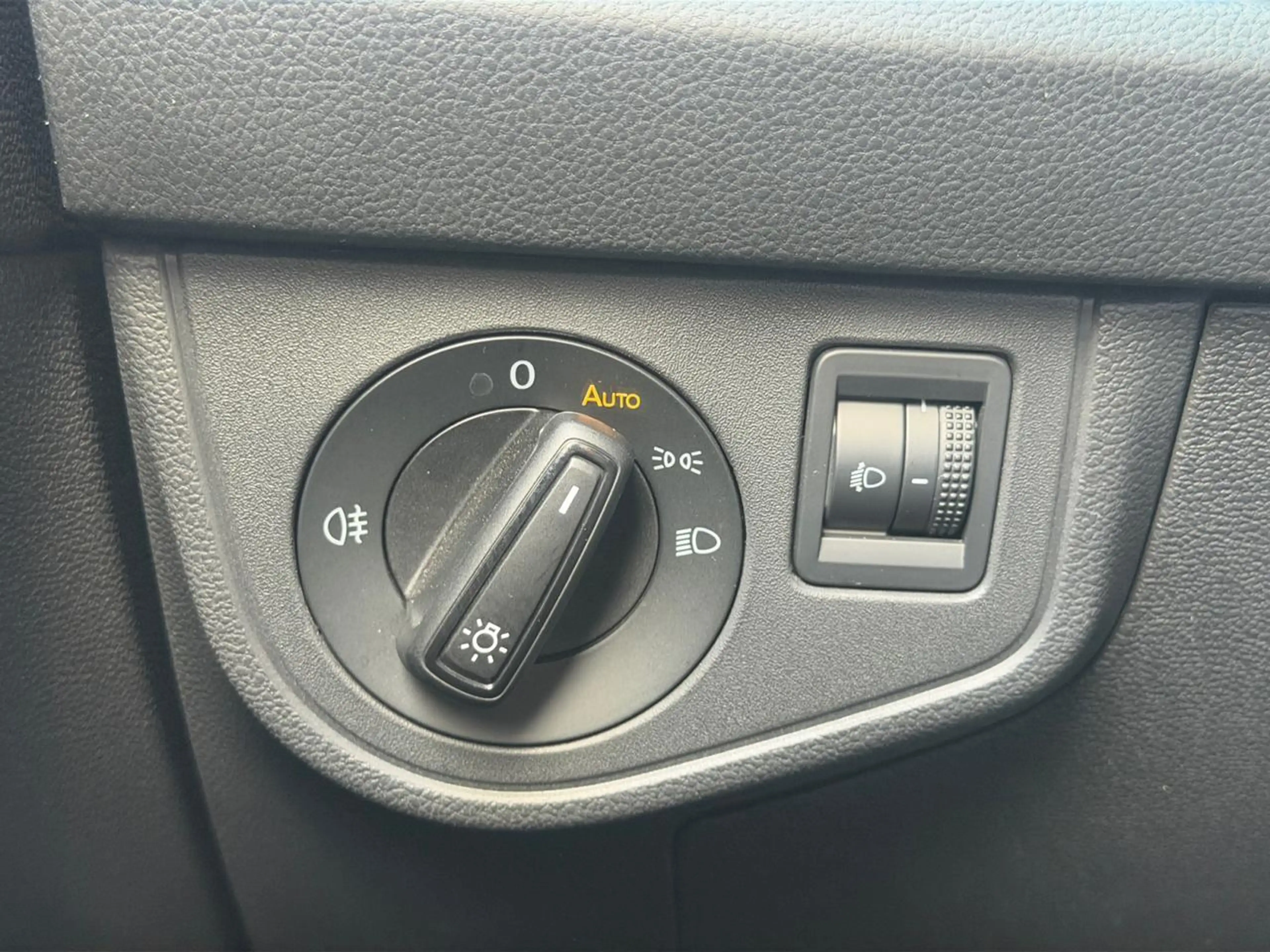 Volkswagen Taigo 1.0 TSI Life AUTOMAAT /// Achteruitrijcamera /// Adaptieve cruise controle /// Lane assist — photo 12