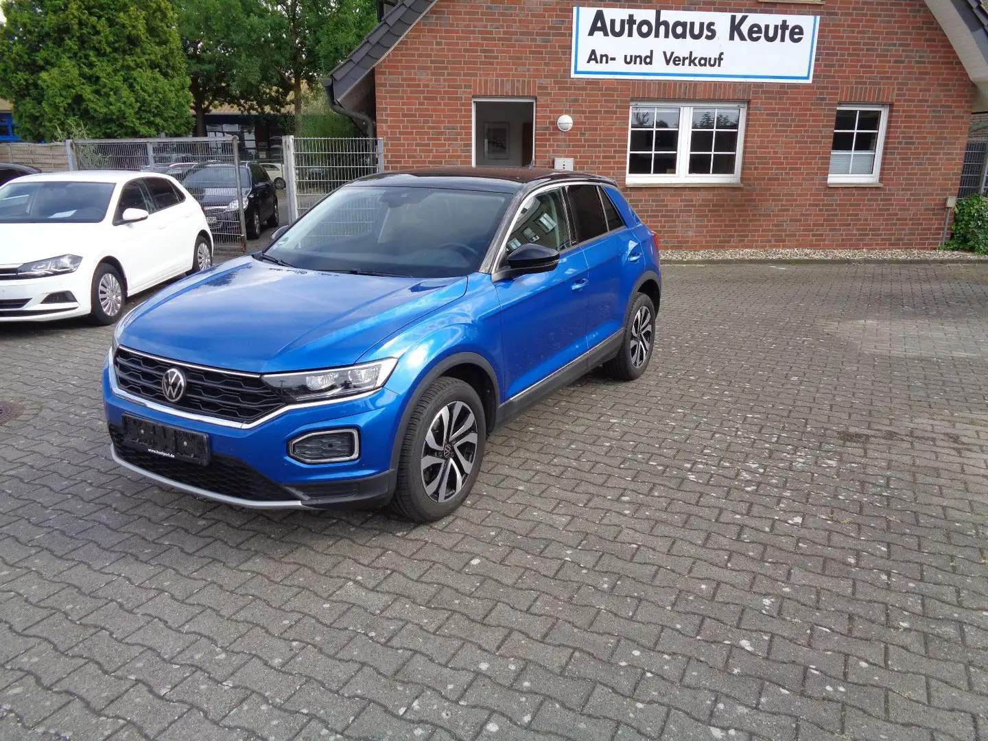 Volkswagen T-Roc Active, Autom., Nav., PTS, LED, Bi-Col., Blau - 1