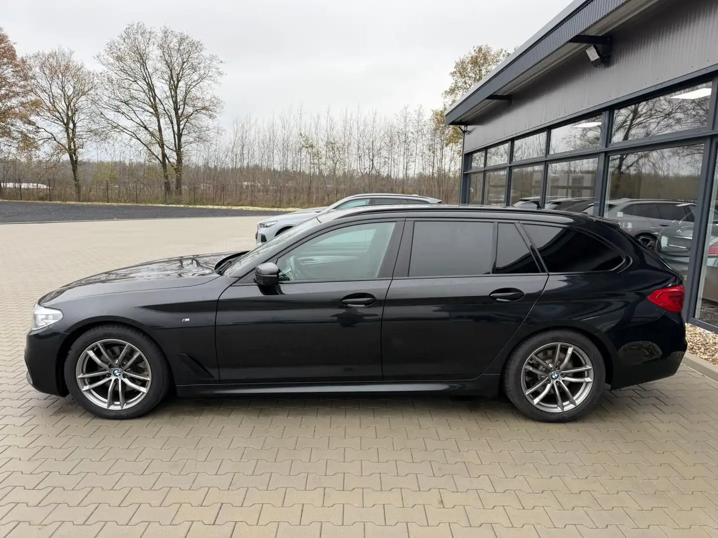 BMW 520 xd M Sport Shadowline -ACC-Kamera-18Z Schwarz - 2