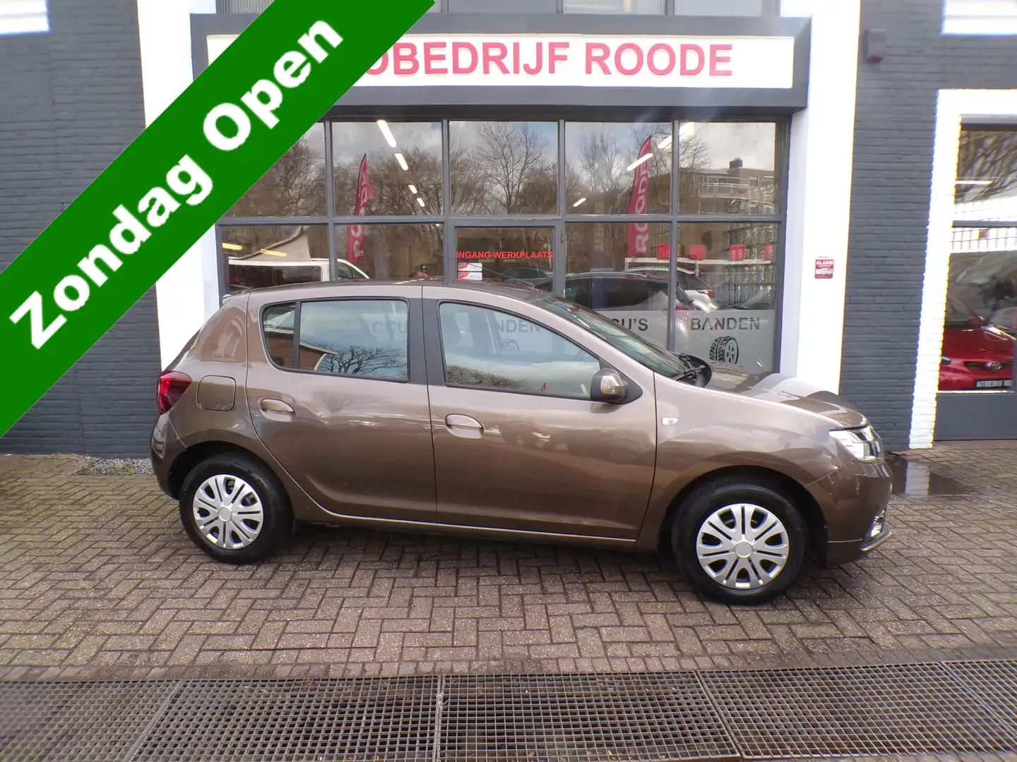 Dacia Sandero 1.0 SCe Laureate ZEER MOOI,NAVI,PDC,AIRCO !!! ''ZO Braun - 1