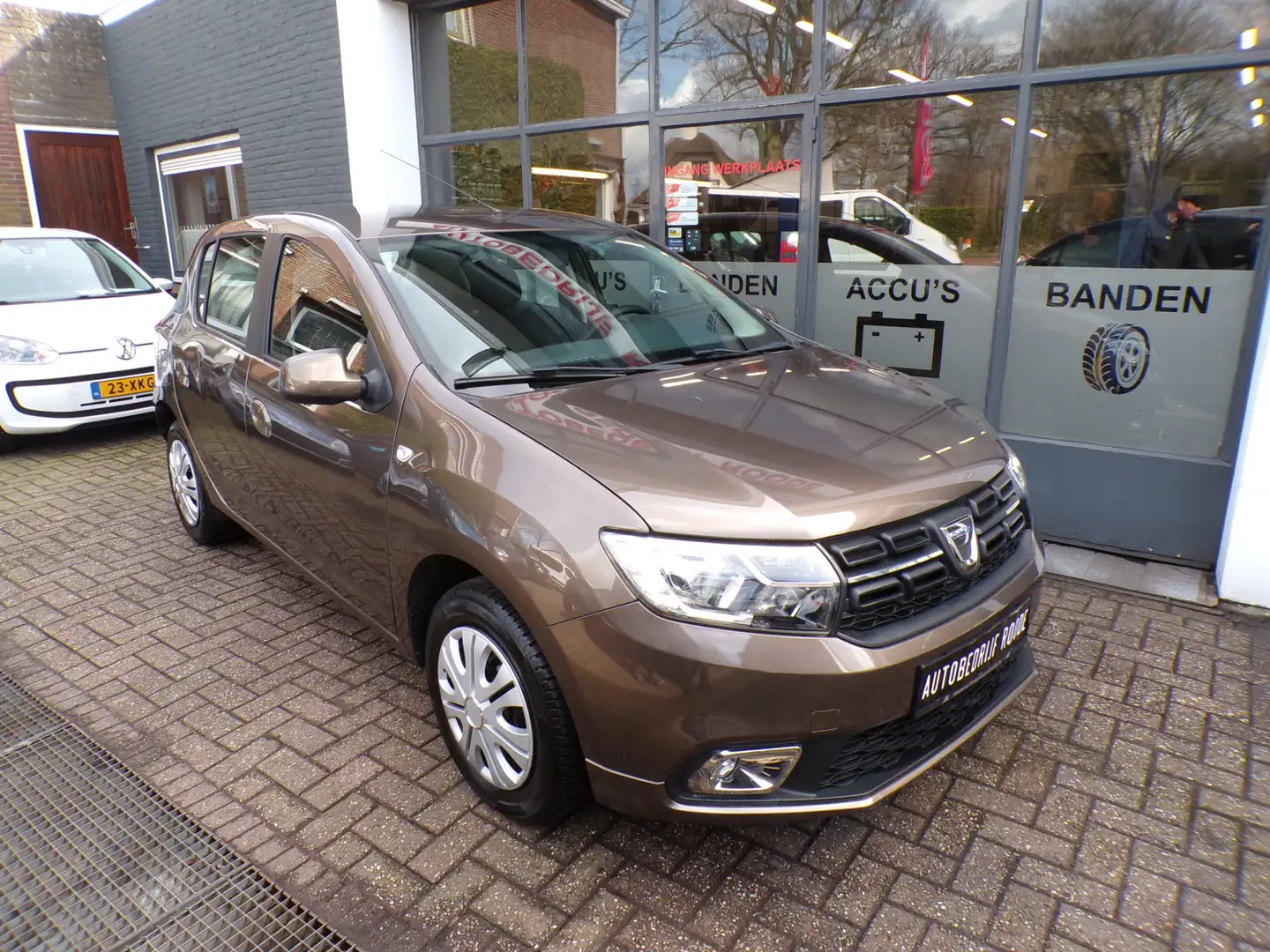Dacia Sandero 1.0 SCe Laureate ZEER MOOI,NAVI,PDC,AIRCO !!! ''ZO Braun - 2