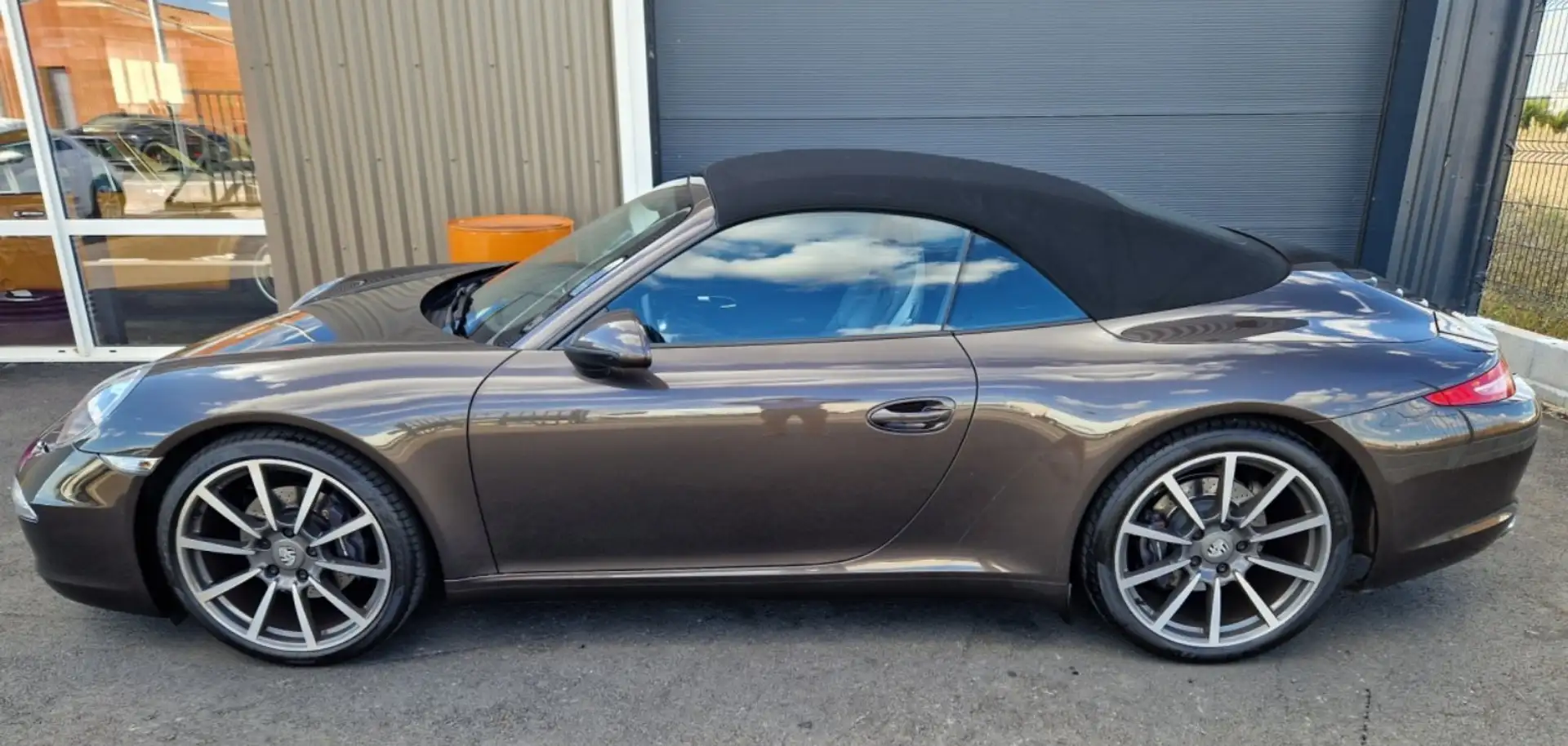 Porsche 911 Carrera Cabriolet 3.4i 350 PDK Bruin - 2
