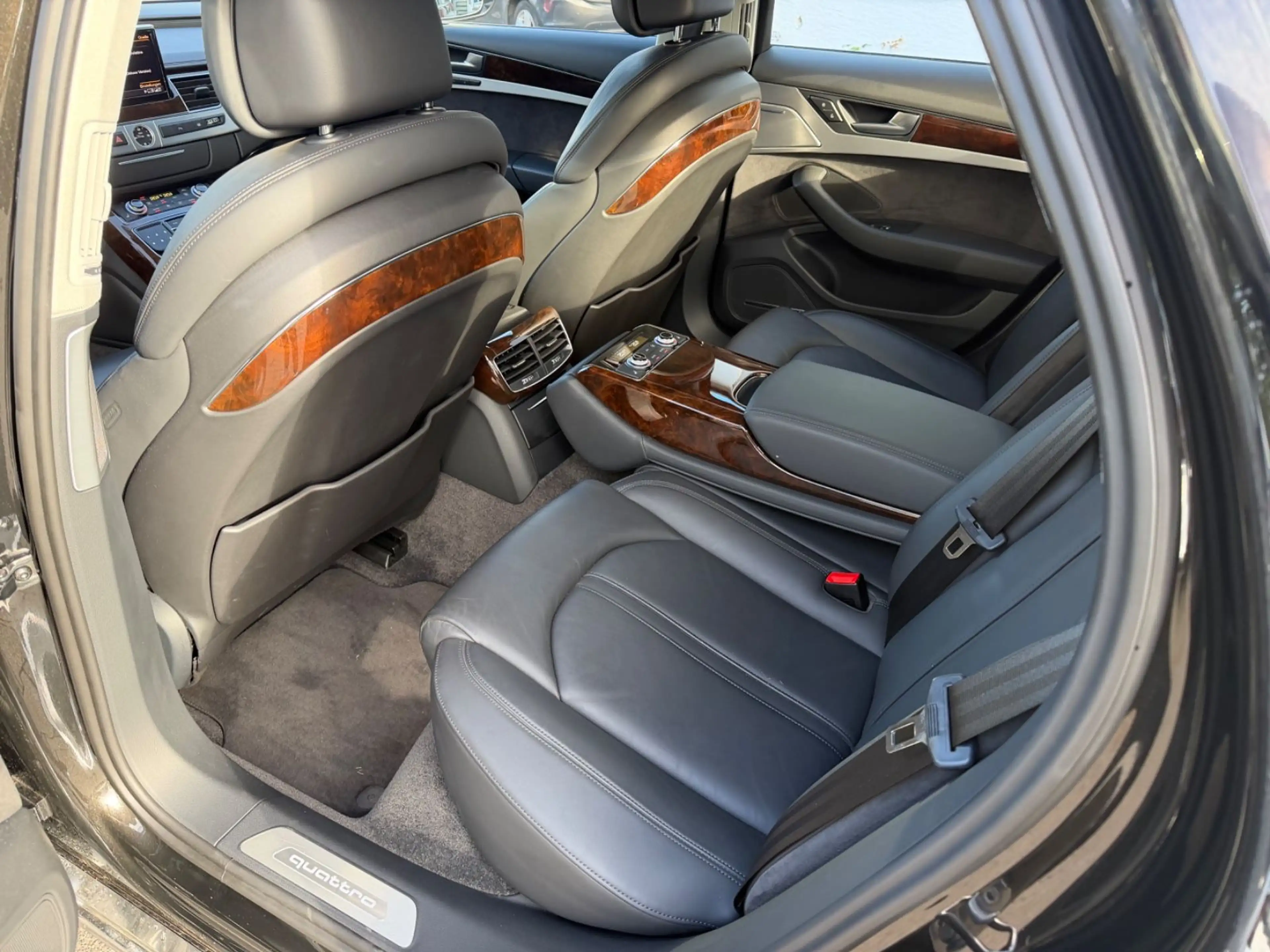 Audi A8 4.2 TDI clean diesel quattro BOSE AHK STHZ — photo 12