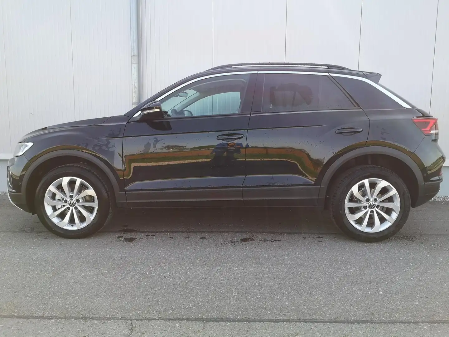 Volkswagen T-Roc LIFE 1.5 TSI DSG ABT PDC Kamera ACC LED Sunset ... Schwarz - 2