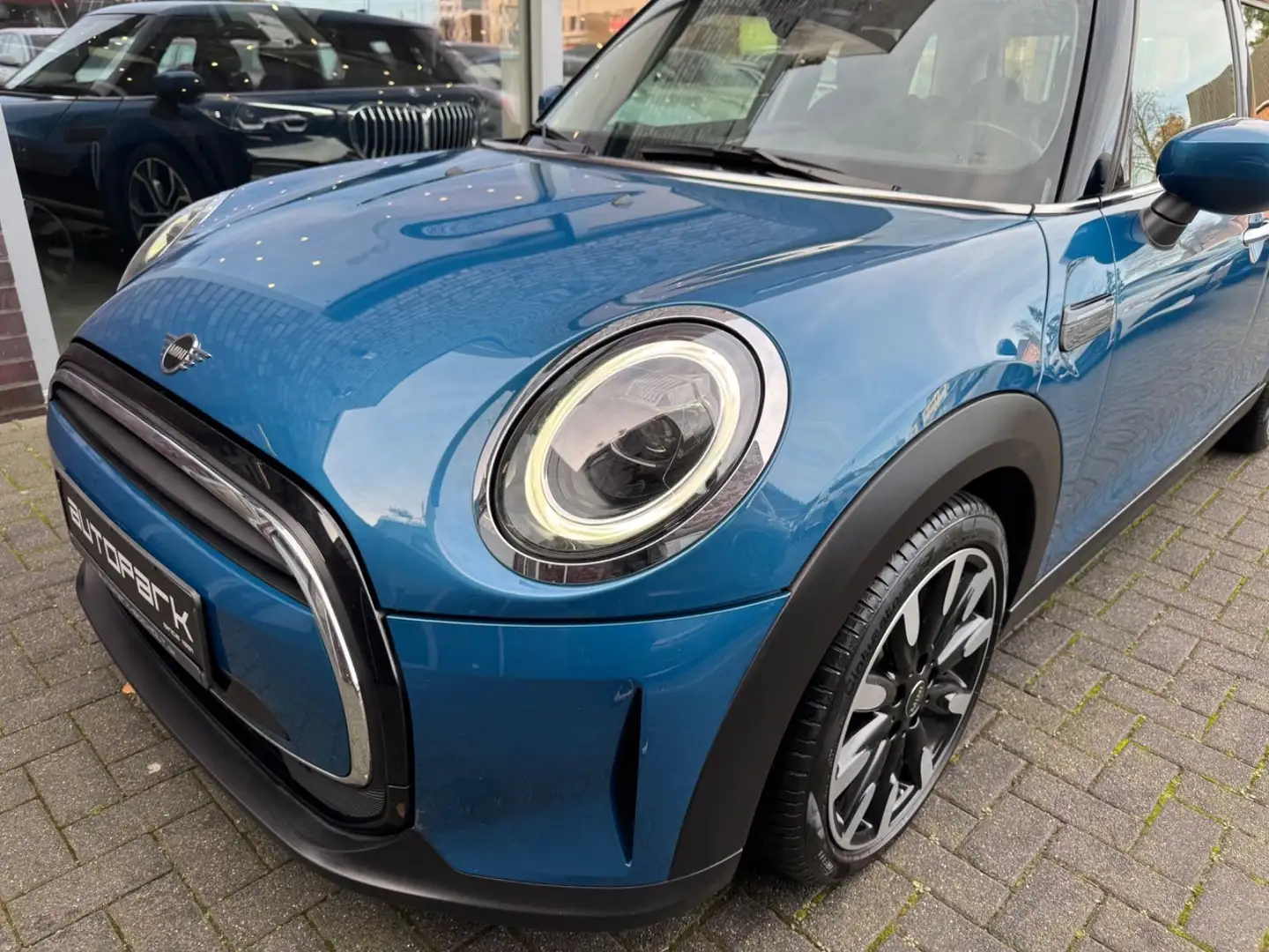 MINI One 5-trg Classic Trim LenkHeiz PDC Carplay 17" Blau - 2