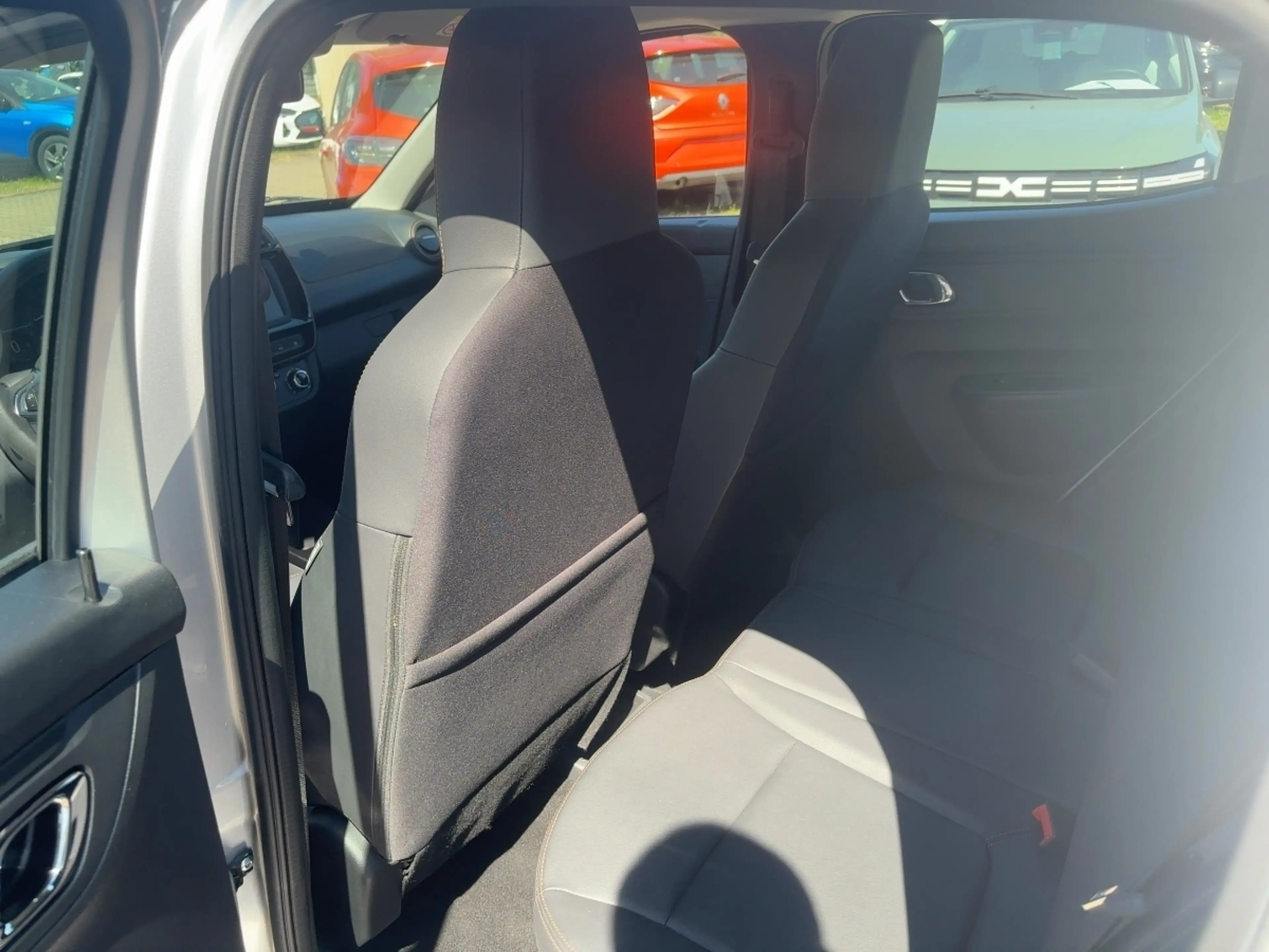 Dacia Spring Extreme — photo 9