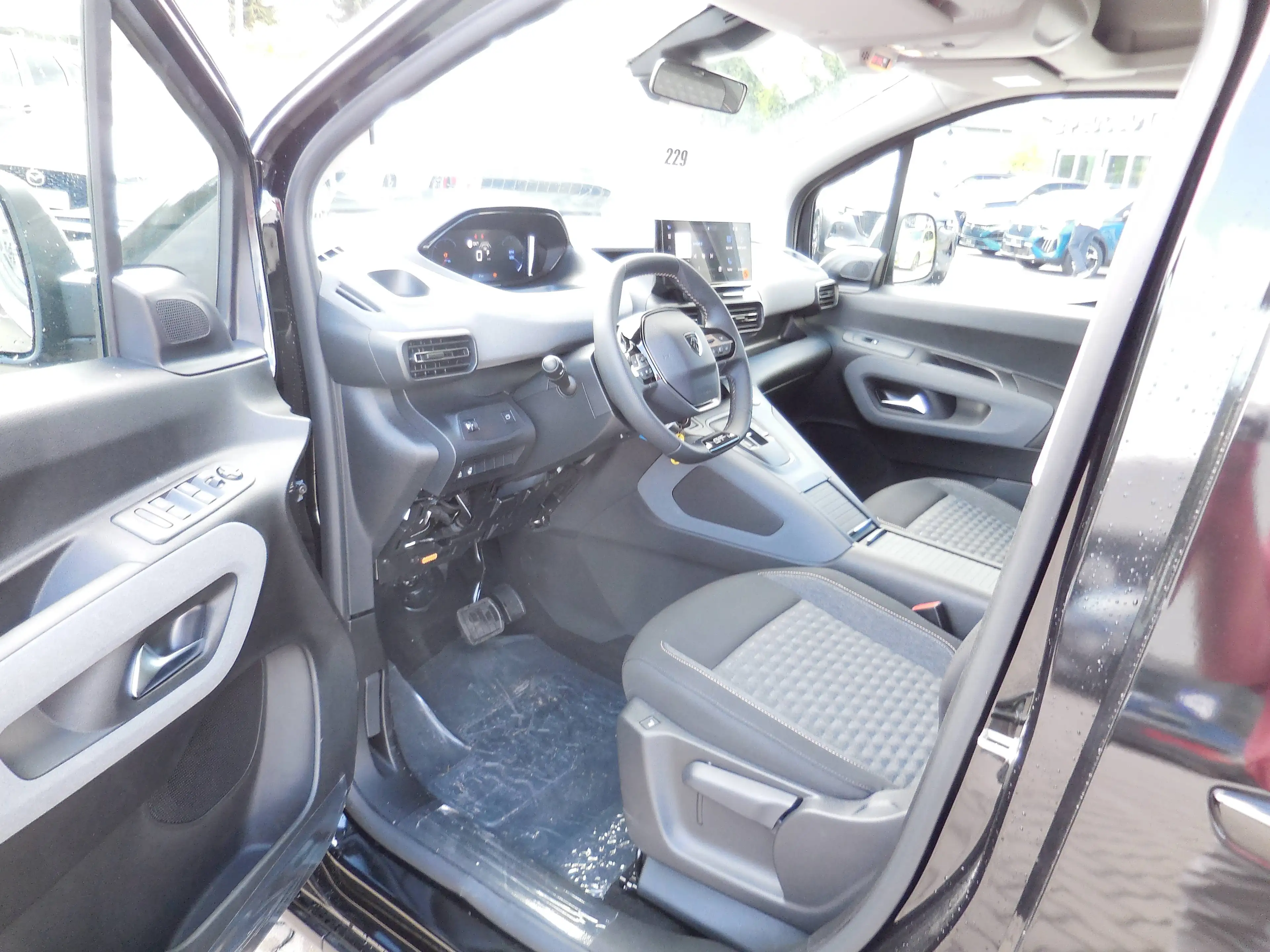 Peugeot Rifter GT L1 BlueHDi 130 EAT8+Sitz- und Lenkradheizung* — photo 7