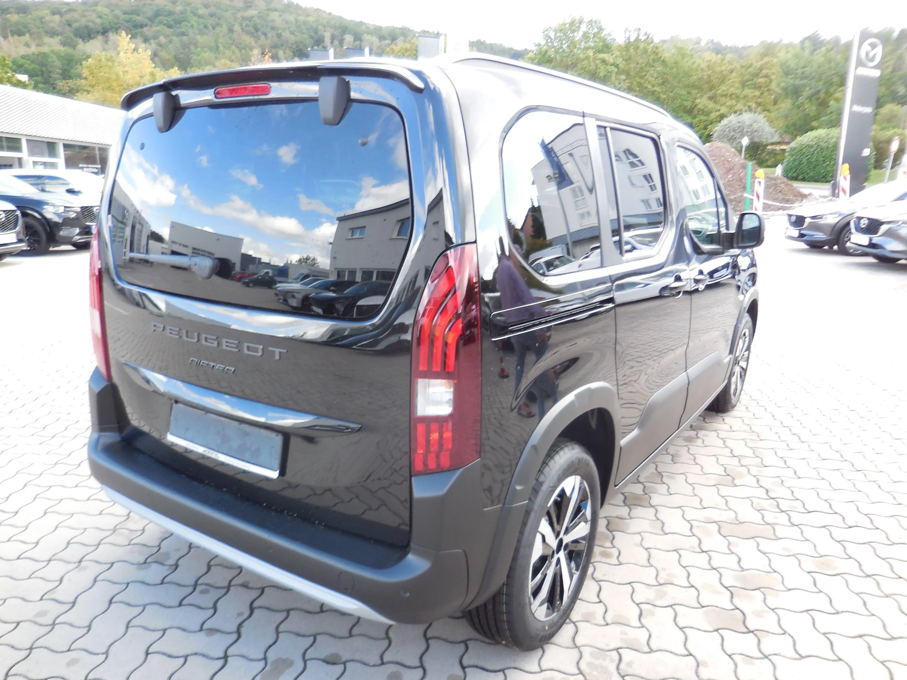 Peugeot Rifter GT L1 BlueHDi 130 EAT8+Sitz- und Lenkradheizung* — photo 3