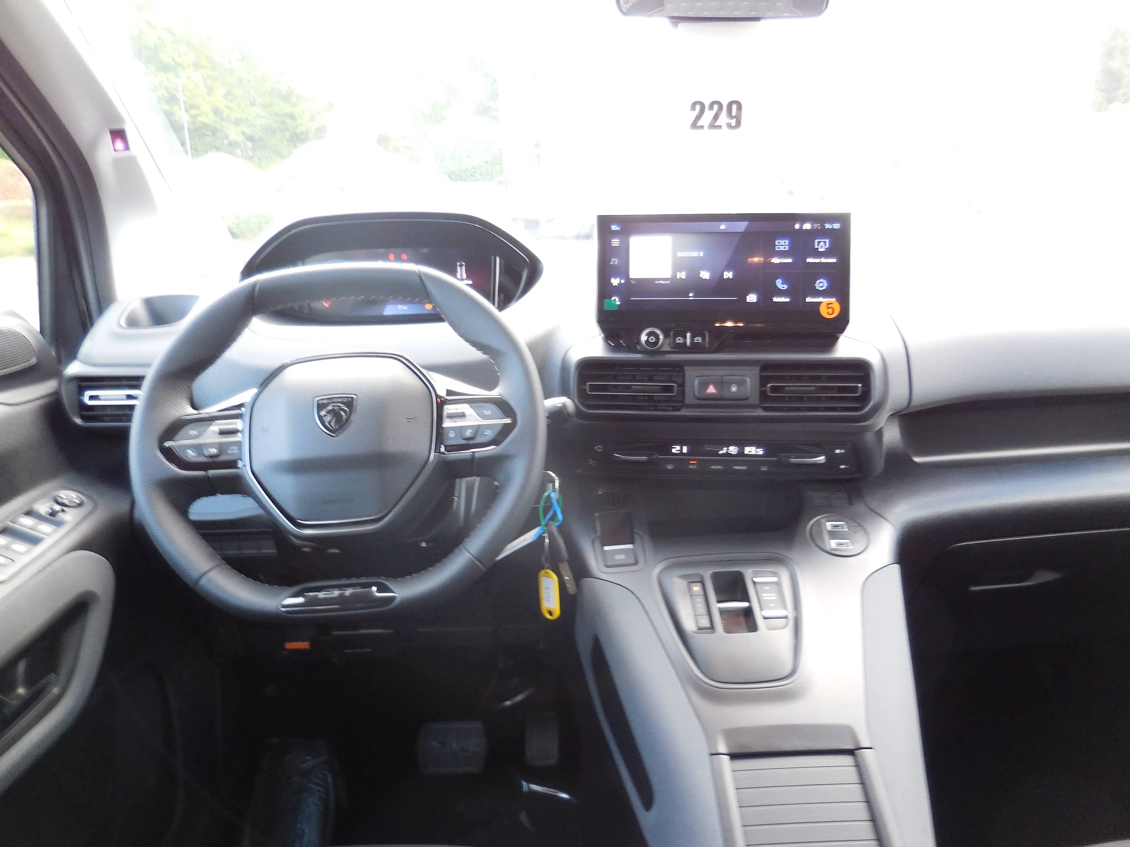 Peugeot Rifter GT L1 BlueHDi 130 EAT8+Sitz- und Lenkradheizung* — photo 8