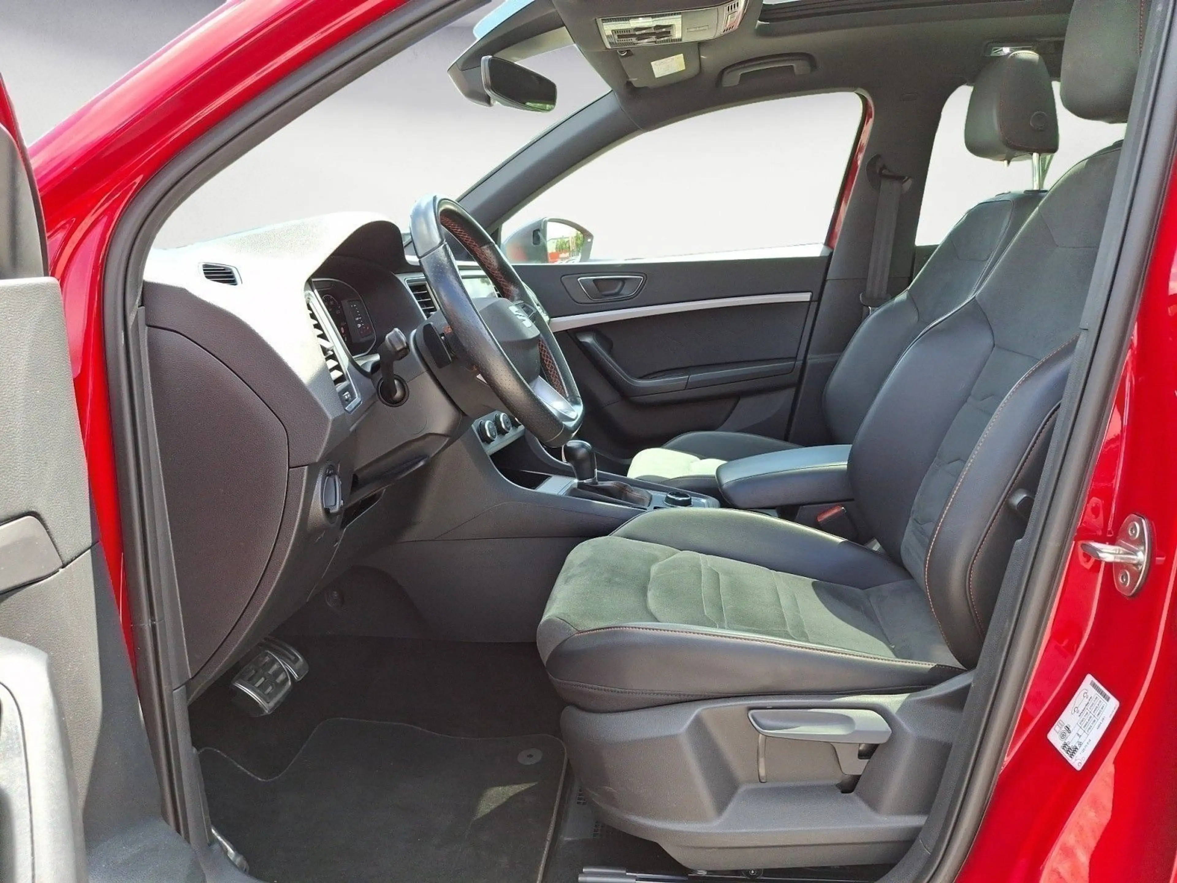 SEAT Ateca 1,5 TSI DSG FR AHK*SHZ*PANO*ACC*NAVI*KAMER — photo 7