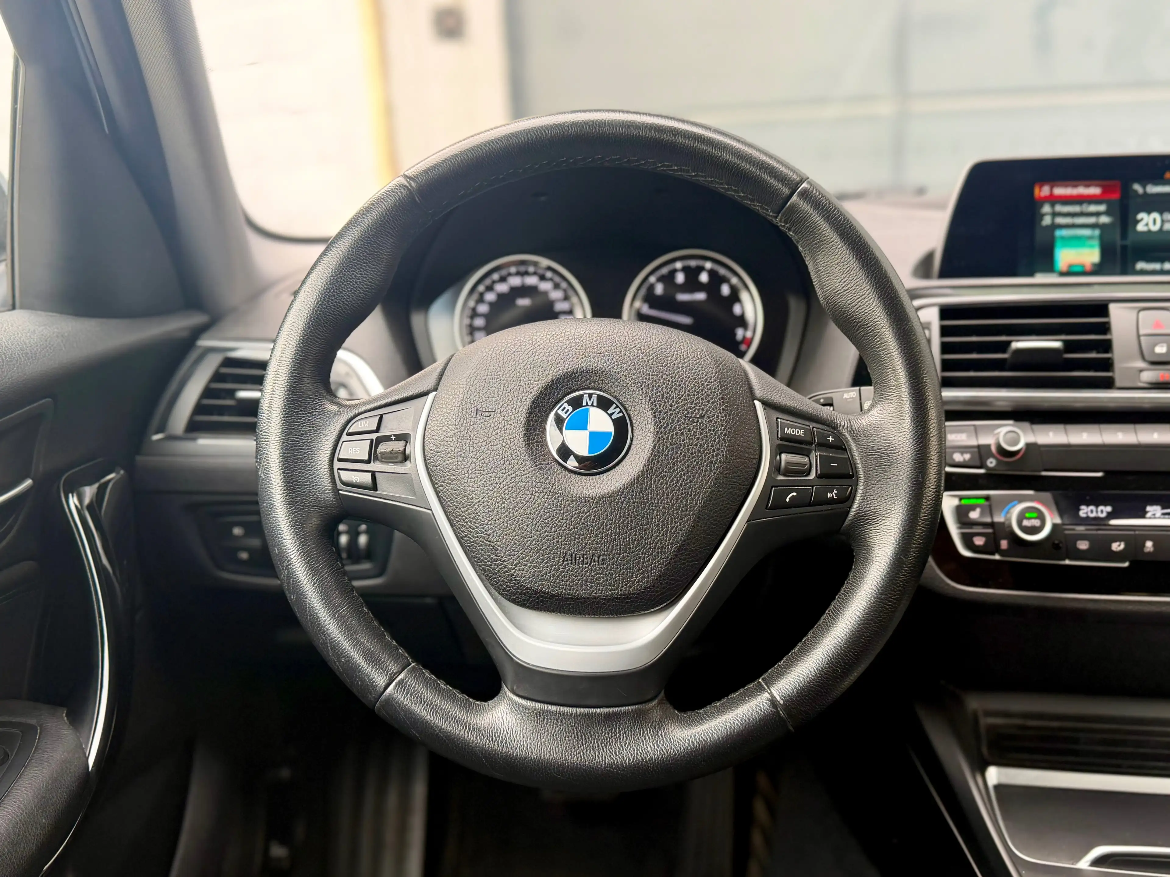 BMW 118 118i * AUTO * SPORTLINE * LEDS * SIEGES CHAUFFANTS * — photo 8