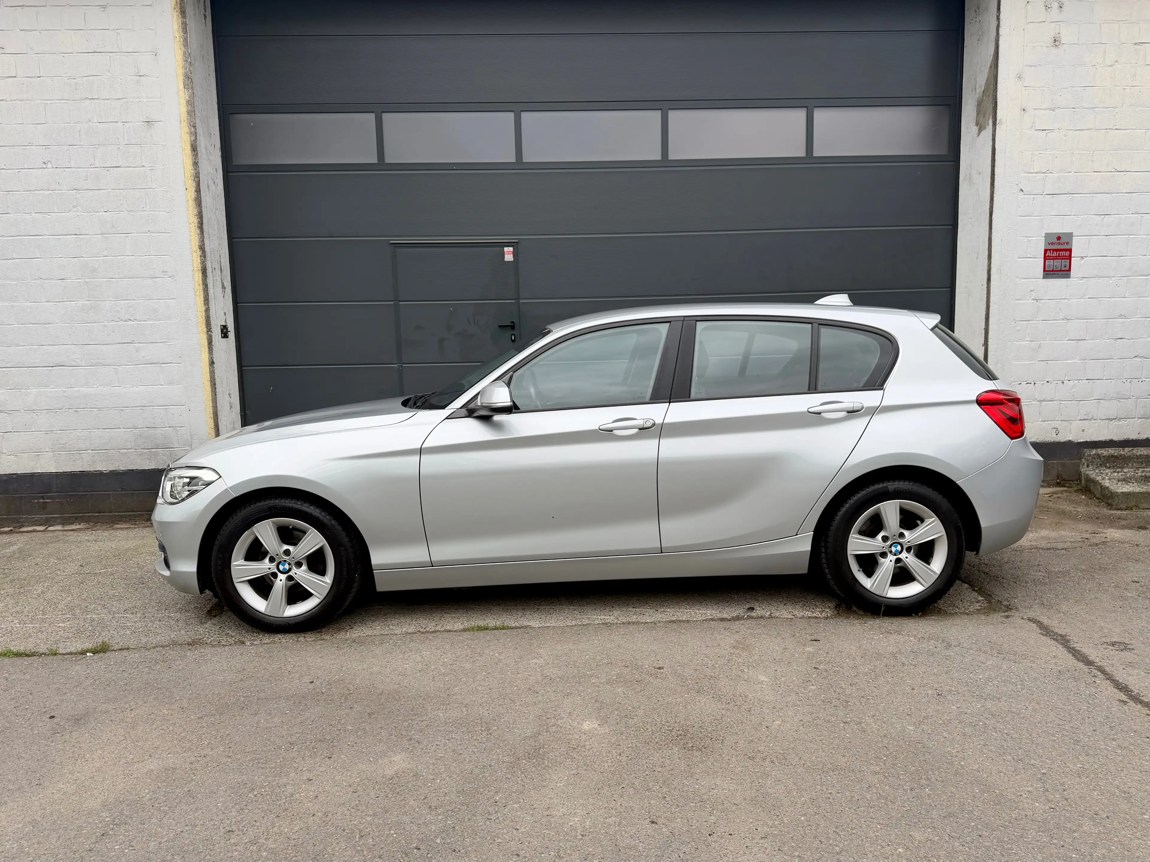BMW 118 118i * AUTO * SPORTLINE * LEDS * SIEGES CHAUFFANTS * — photo 4