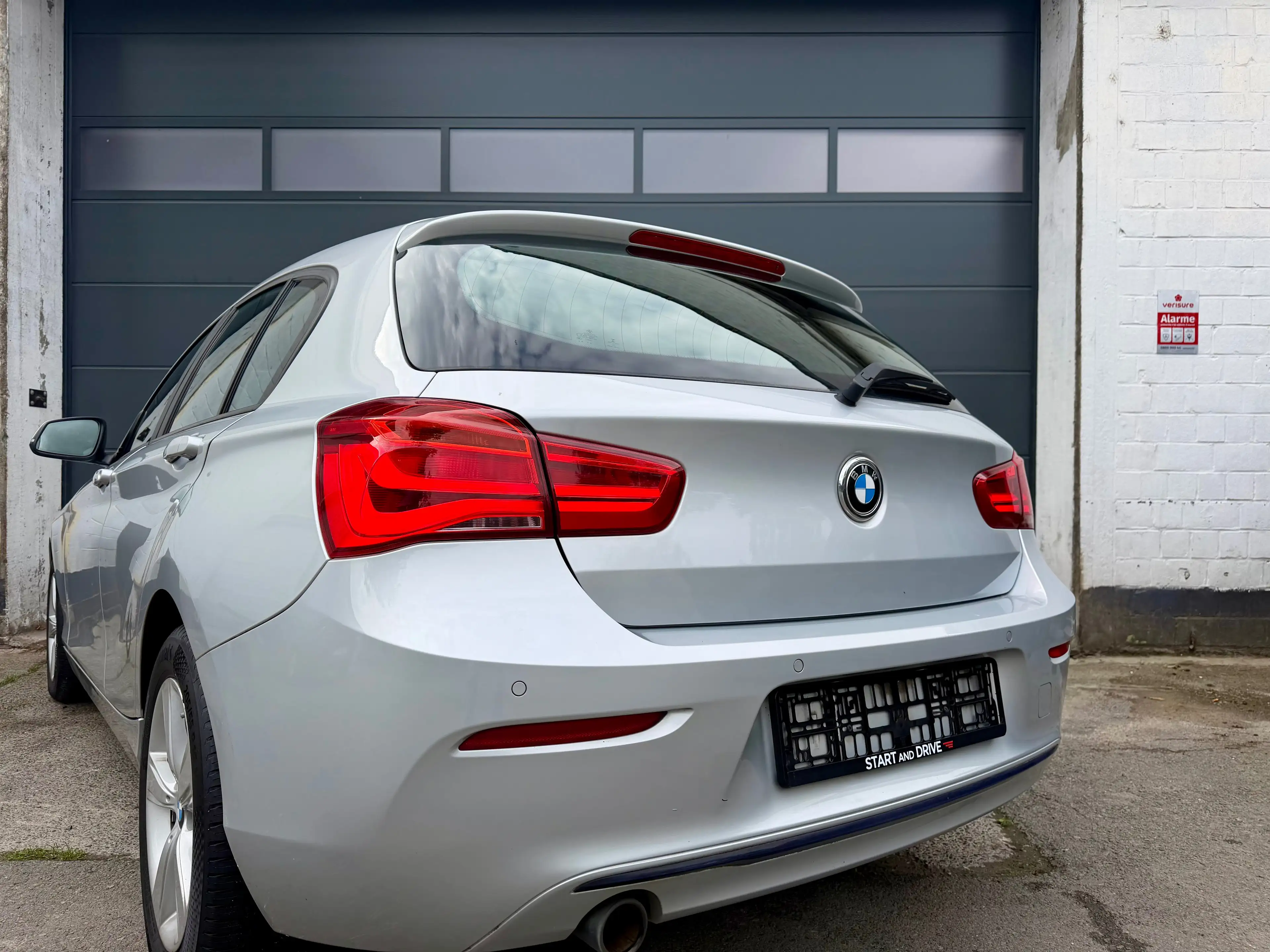 BMW 118 118i * AUTO * SPORTLINE * LEDS * SIEGES CHAUFFANTS * — photo 5