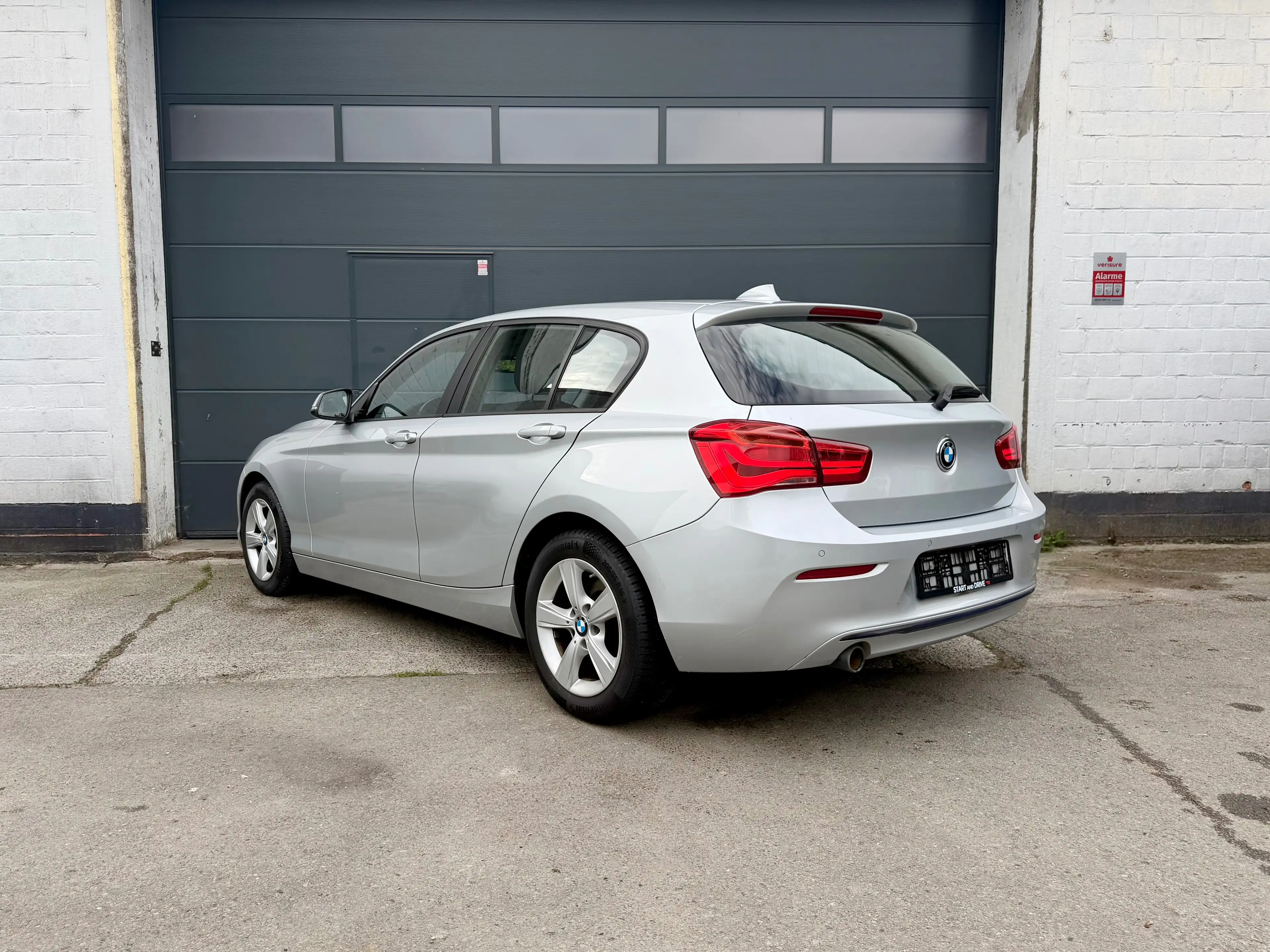 BMW 118 118i * AUTO * SPORTLINE * LEDS * SIEGES CHAUFFANTS * — photo 2