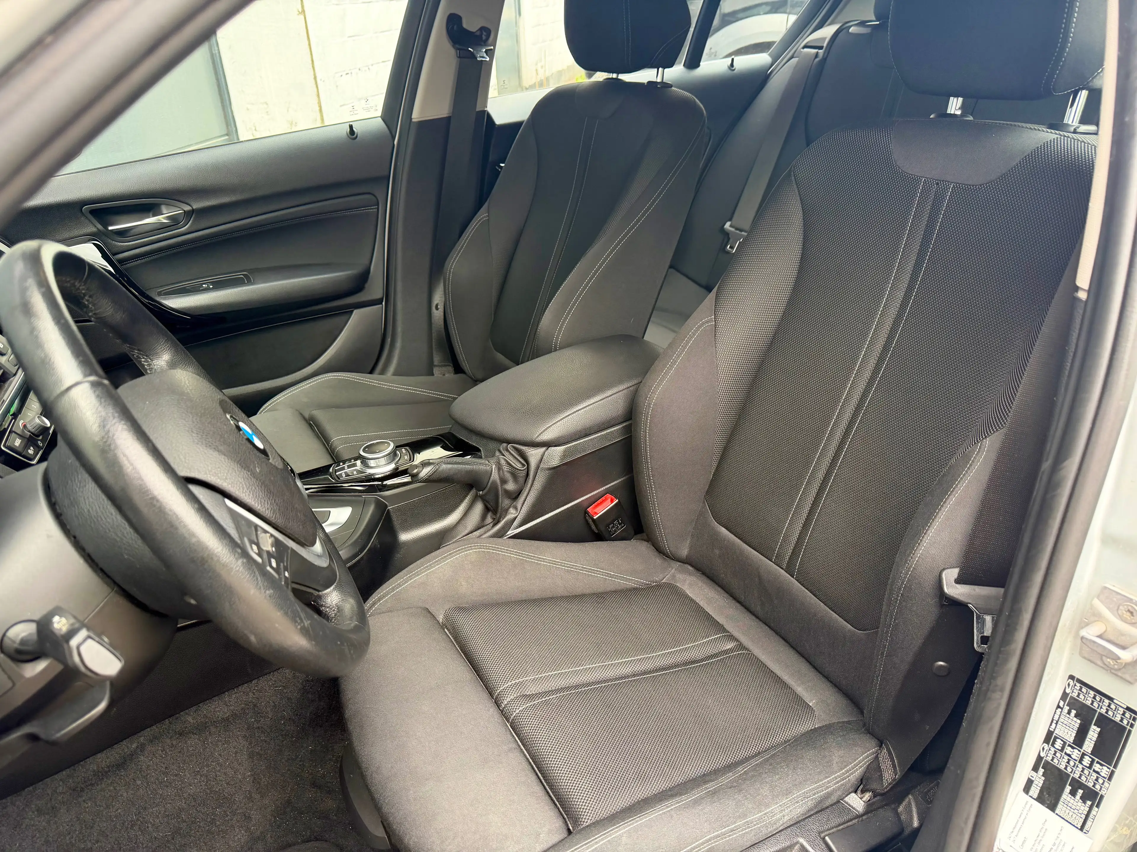 BMW 118 118i * AUTO * SPORTLINE * LEDS * SIEGES CHAUFFANTS * — photo 6