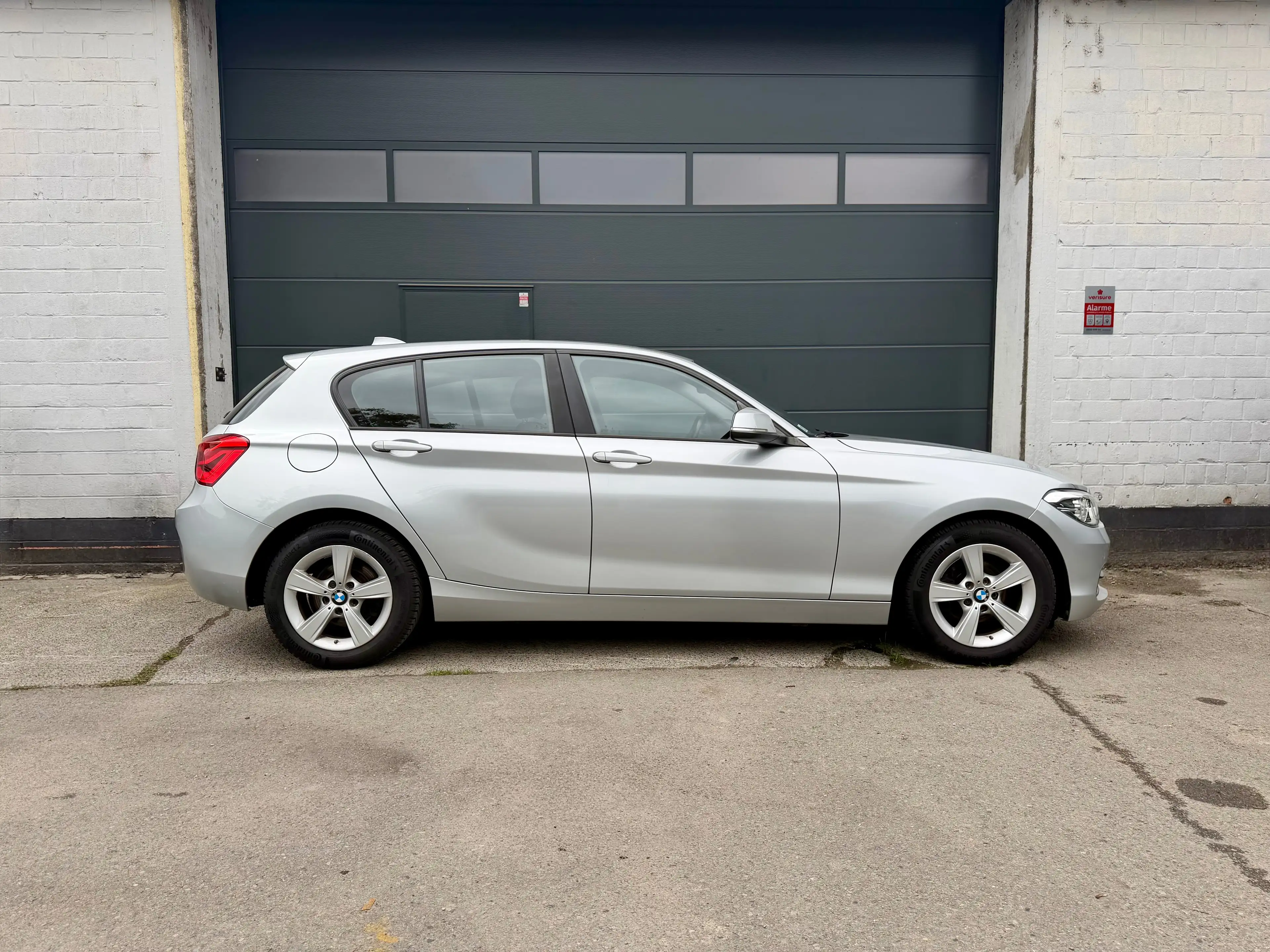 BMW 118 118i * AUTO * SPORTLINE * LEDS * SIEGES CHAUFFANTS * — photo 3