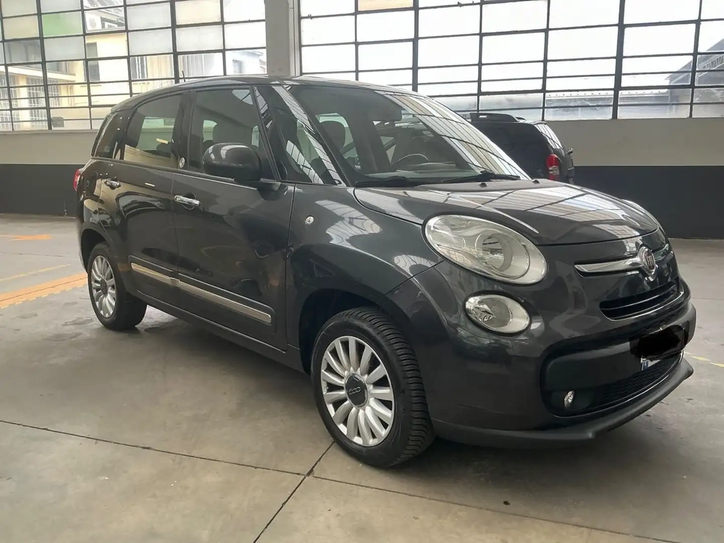 Fiat 500L 500L Living 0.9 t.air t. natural power Pop Star Gris - 1