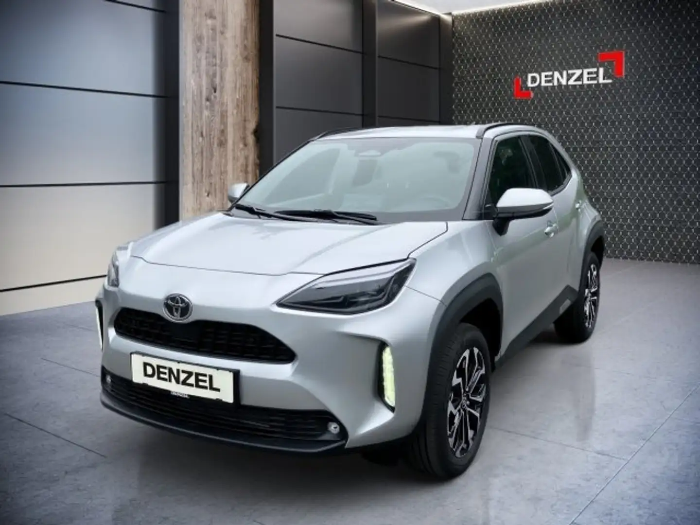 Toyota Yaris Cross - 1,5 l 4x2 HY  Active Drive Silber - 2