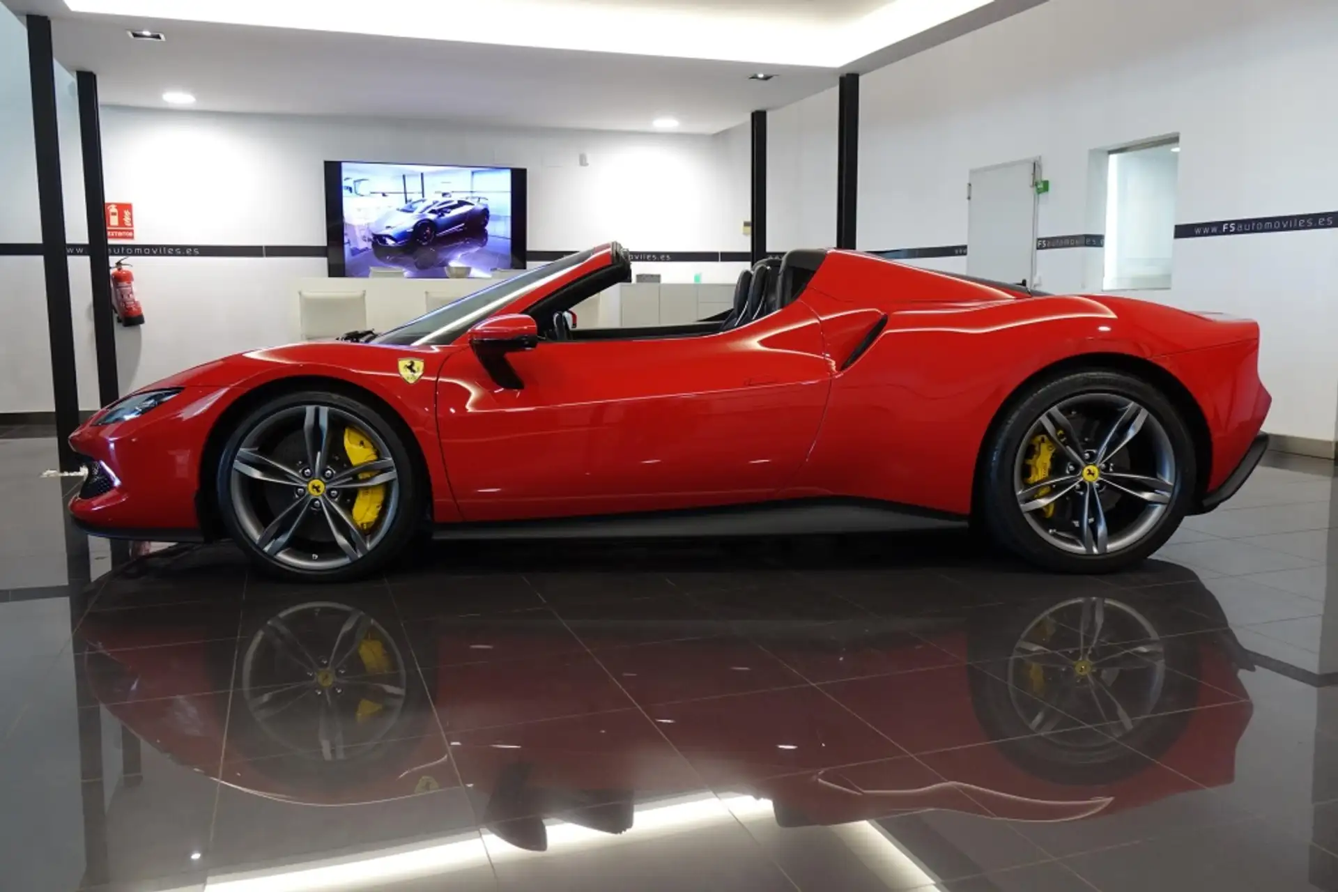 페라리 296 GTS 2025 빨강 사진 2