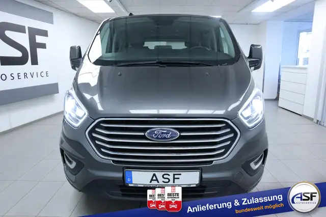 Ford Tourneo Custom view 3