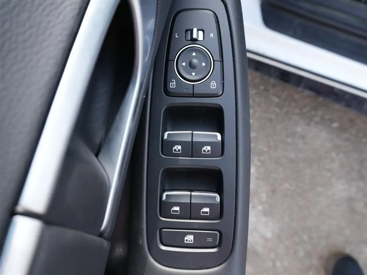 Hyundai SONATA снимка Hyundai SONATA