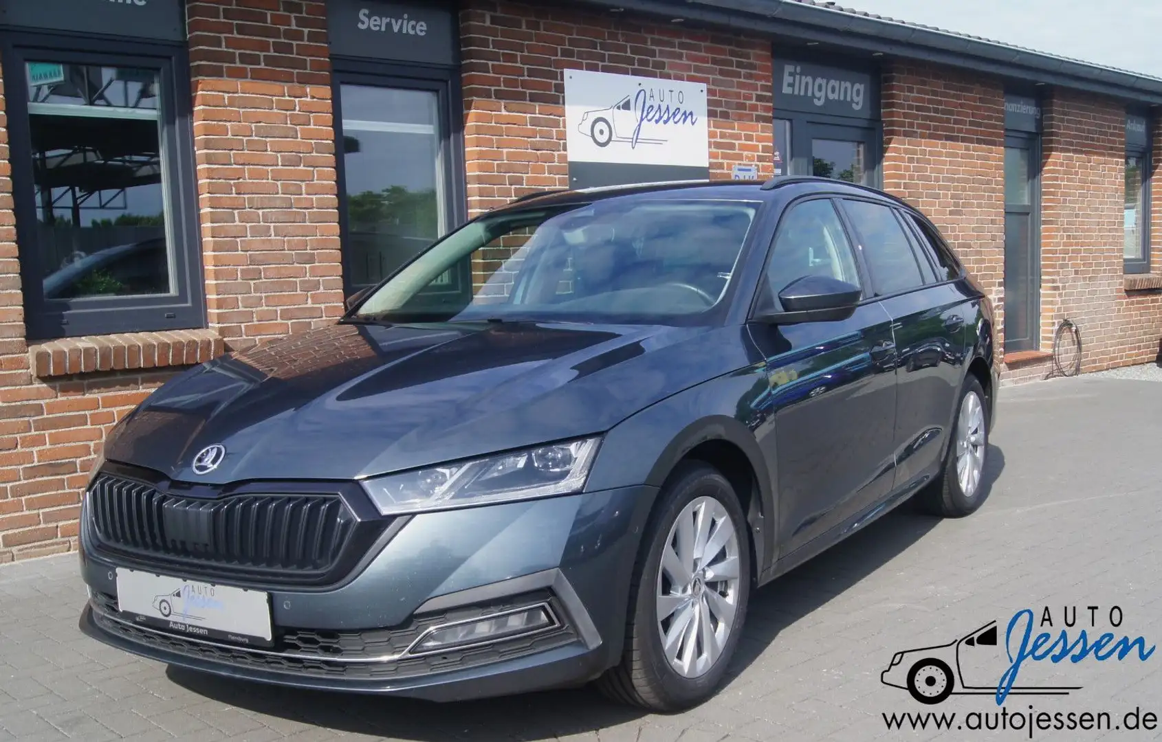 Skoda Octavia Combi 2.0tdi Style LED/Navi/Temp/DAB/Shz Grau - 1
