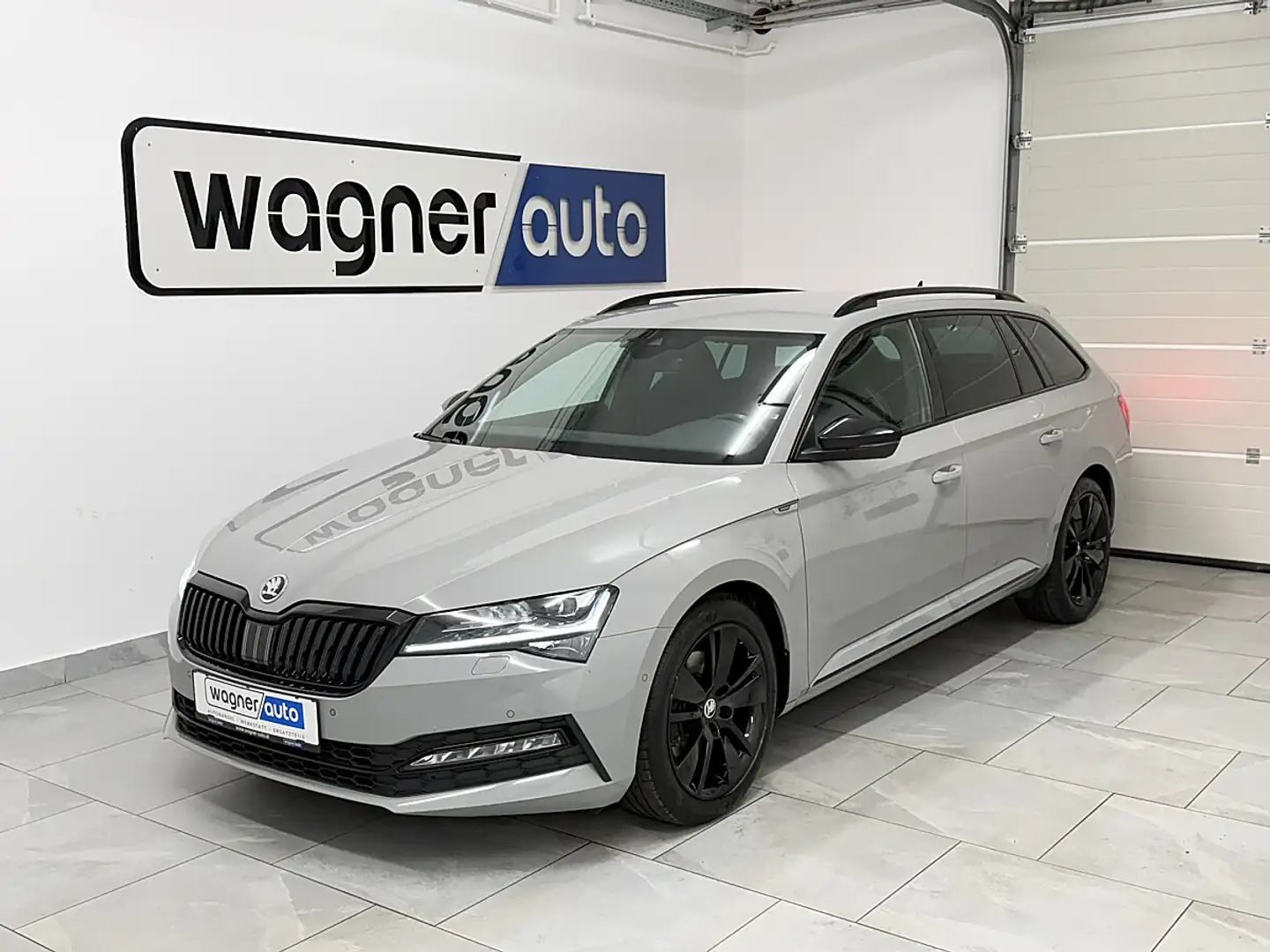 Skoda Superb Kombi 2,0 TDI Sportline DSG.MATRIX LED/ACC/Navi... Grau - 2
