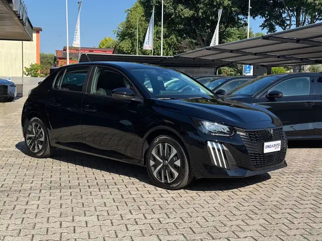 Peugeot 208 view 4