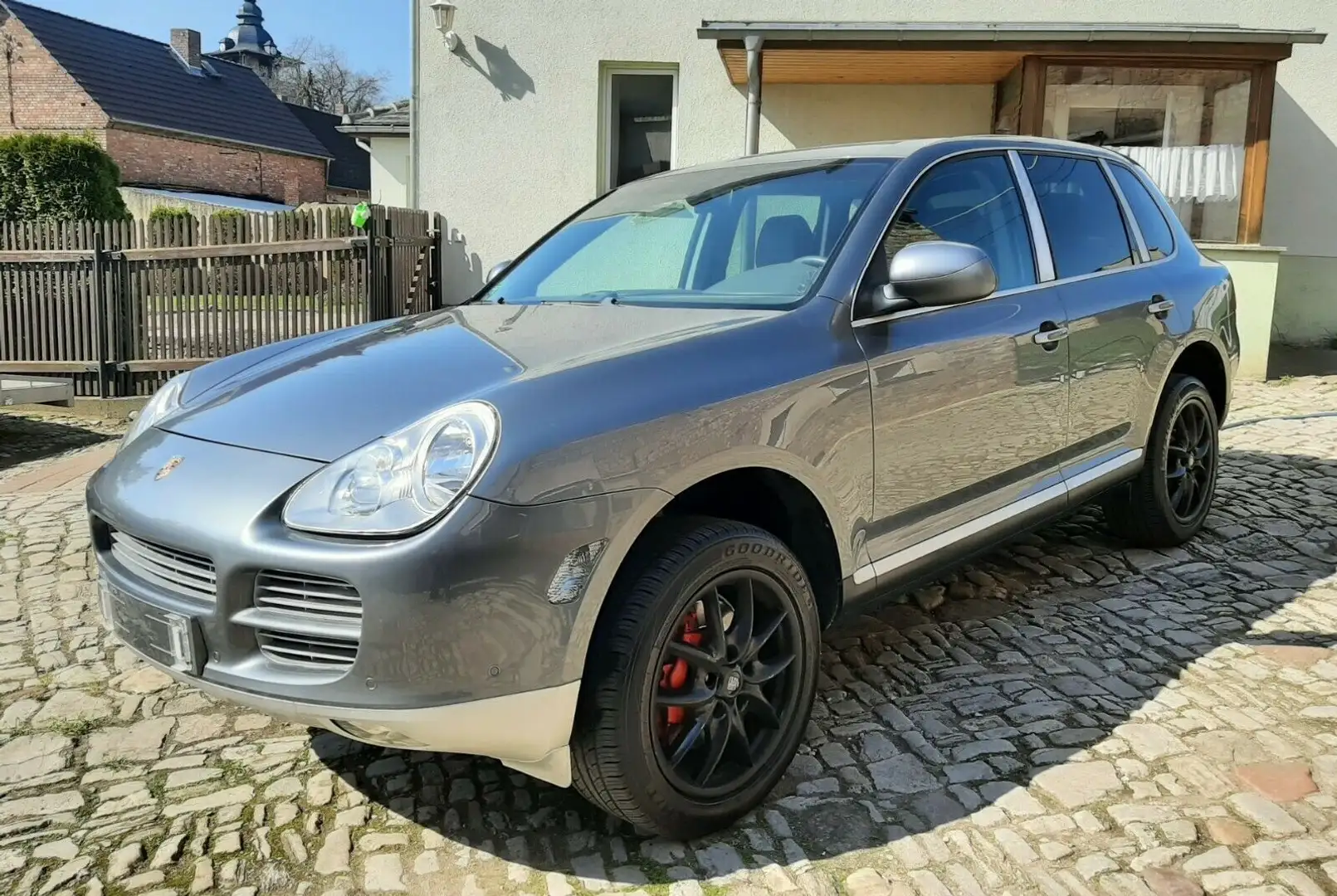 Porsche Cayenne S Grau - 1