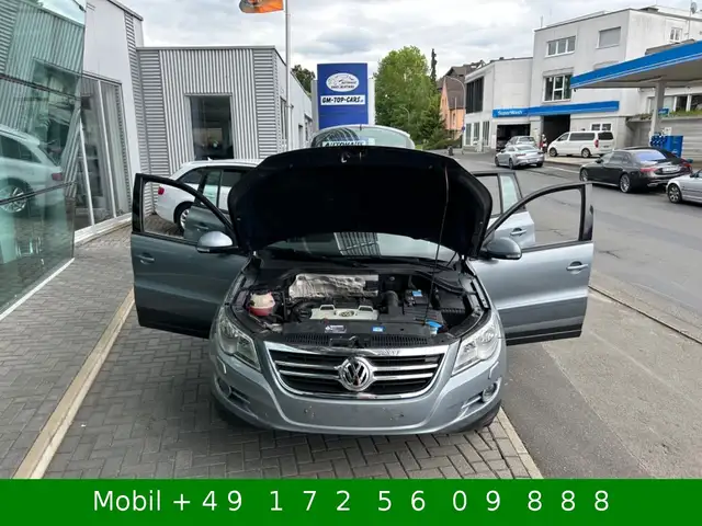 Volkswagen Tiguan view 3