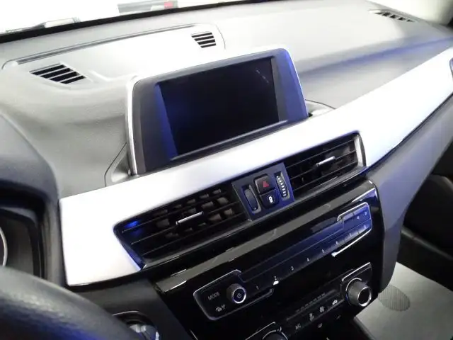BMW X1 view 4