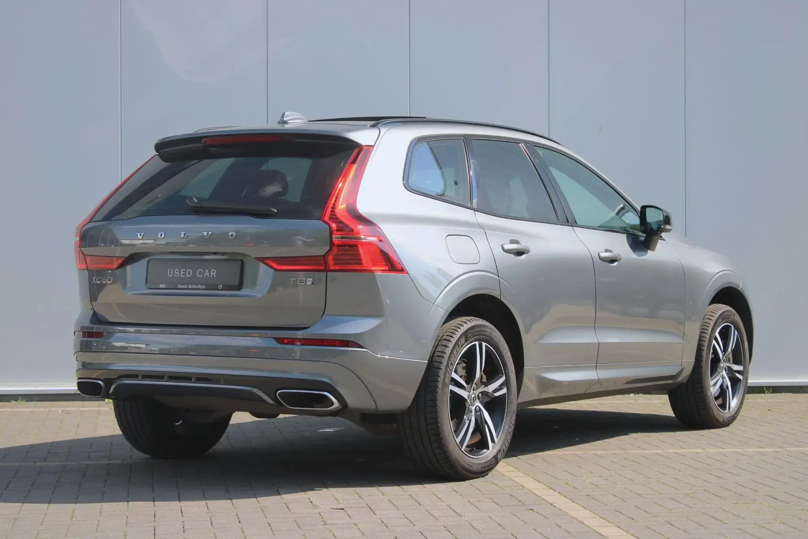 Volvo XC60 T8 390PK AUT8 AWD R-Design | Luchtvering | Adaptiv Grijs - 2