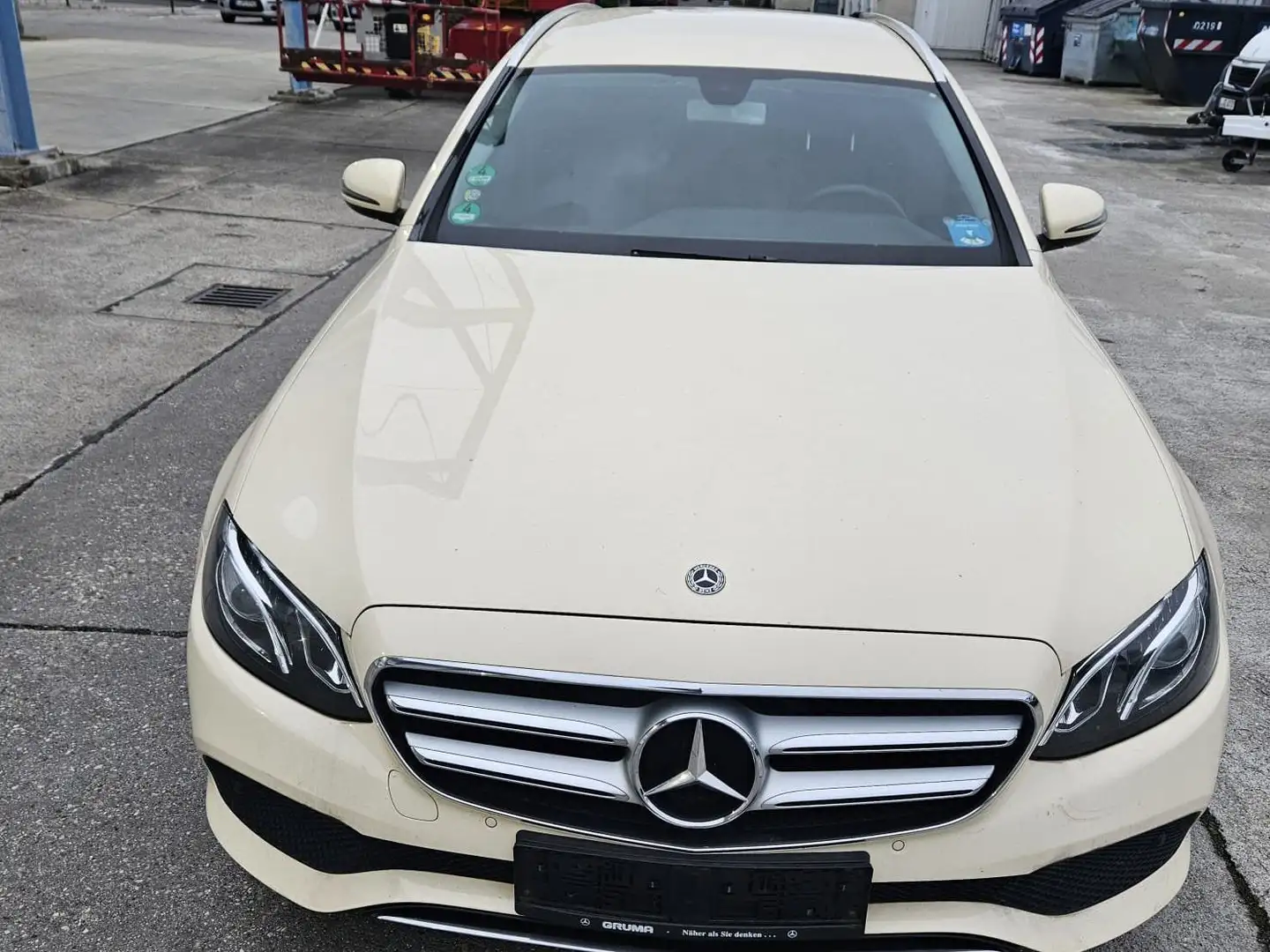 Mercedes-Benz E 200 E-Klasse T-Modell Diesel d T 9G-TRONIC Amarillo - 1