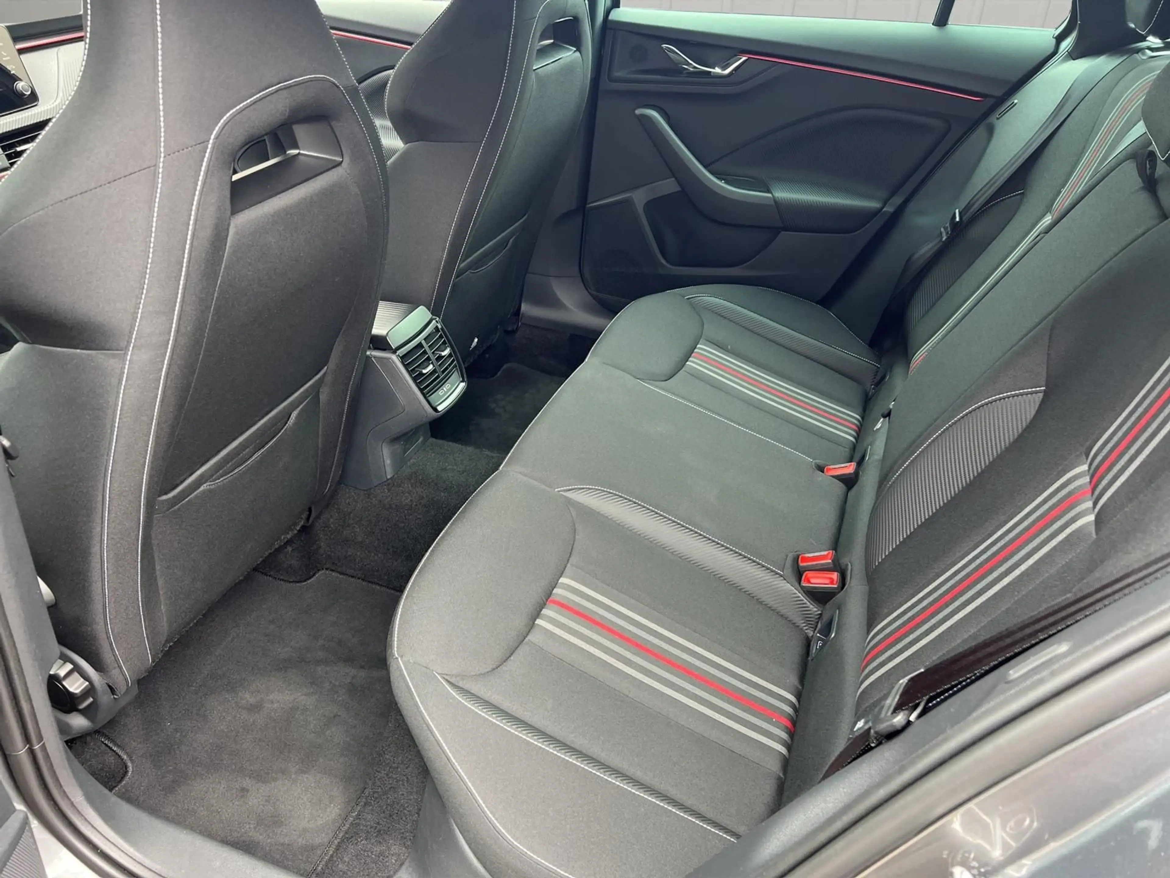 Skoda Scala 1.5 TSI DSG Monte Carlo Kamera LED-S.5JG. — photo 13