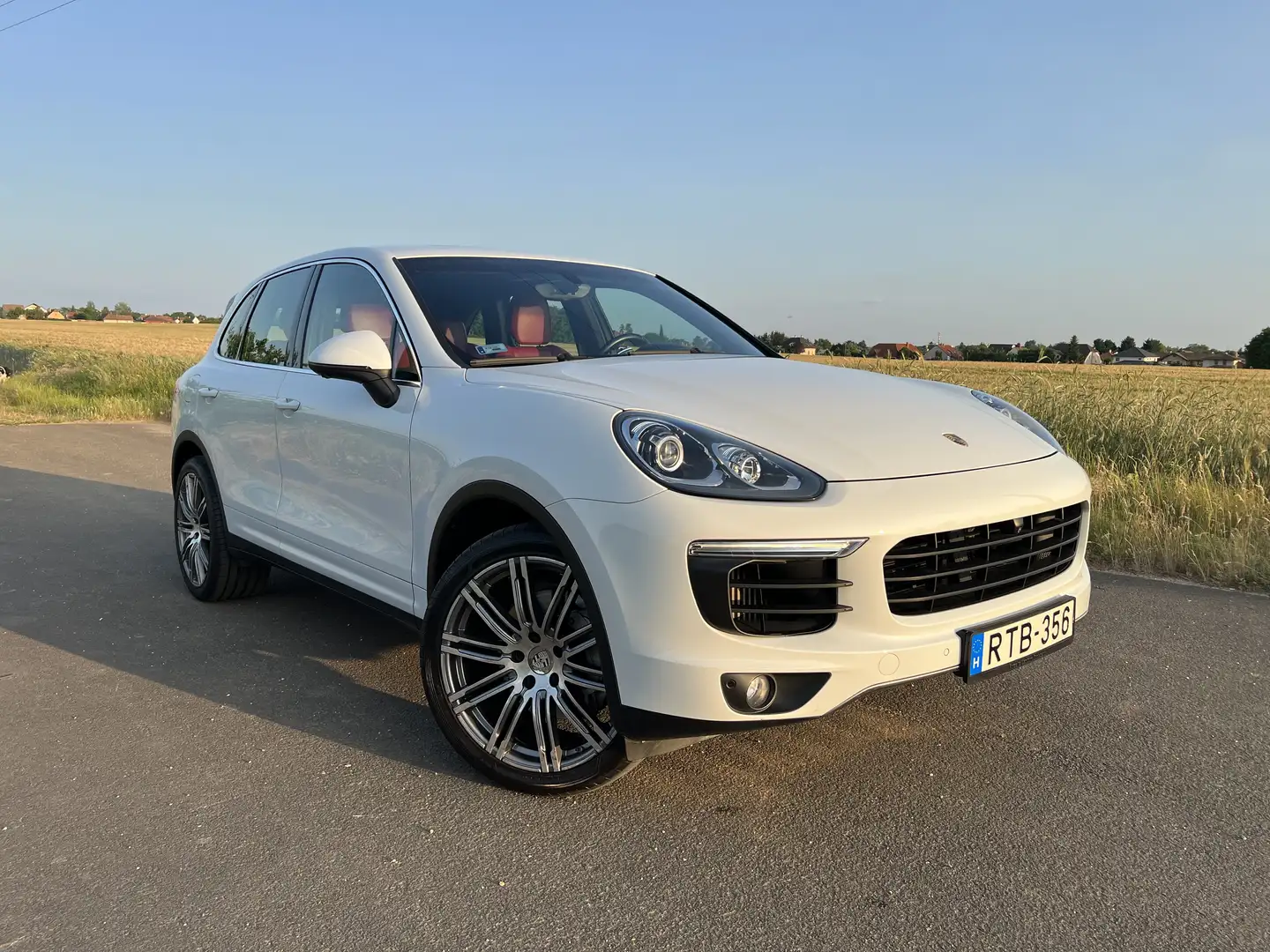 Porsche Cayenne S Tiptronic | Red Interior | 360 Camera | Carplay - 1